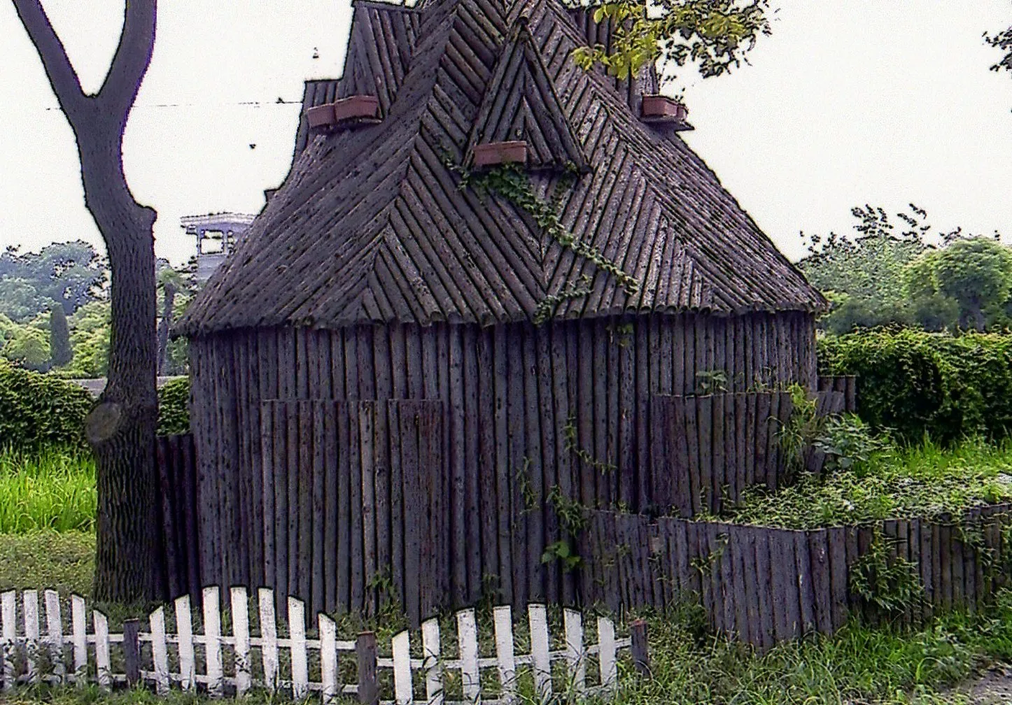上海植物園の園内の作業員の休憩所らしき小屋