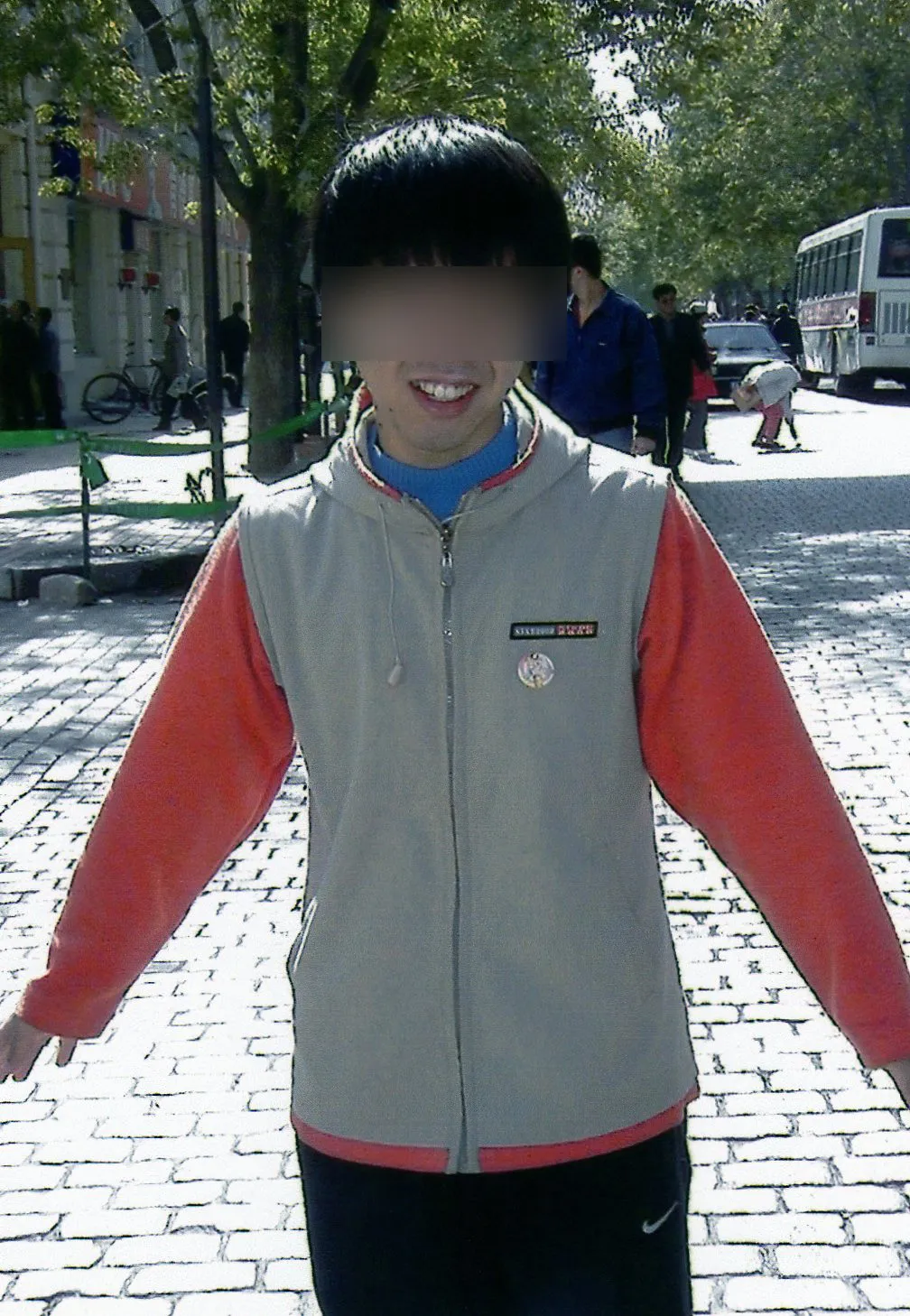 中国黒竜江省哈爾浜(ハルビン)市の中央大街で撮影。この頃は中国で買った服しか着てない