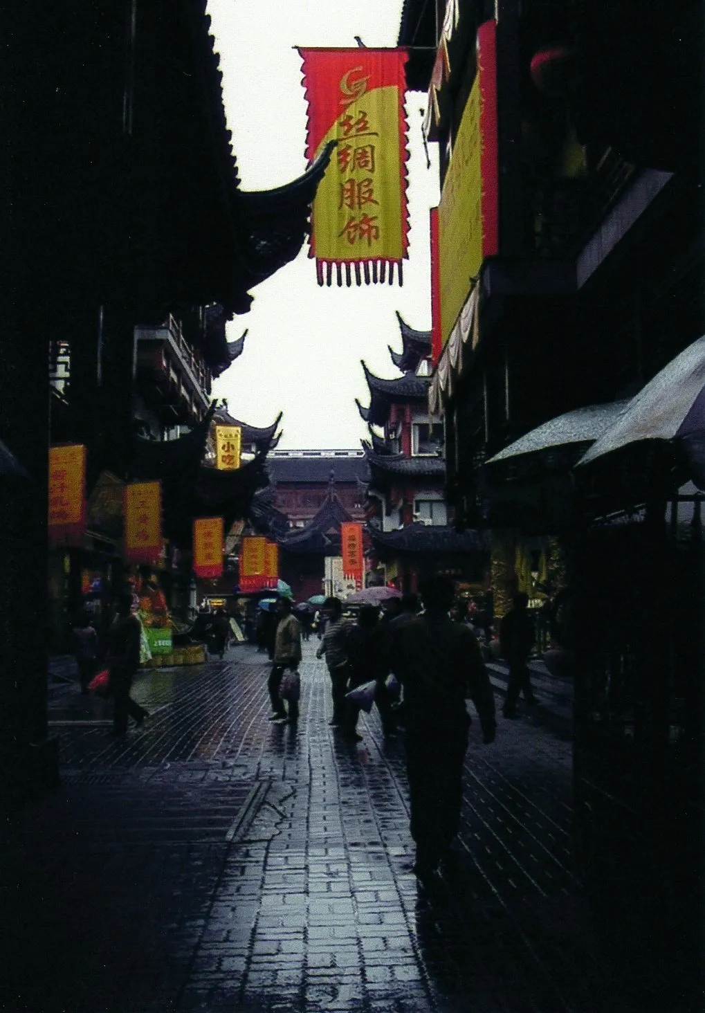 上海の豫園。この頃はまだ行く価値のある場所だった