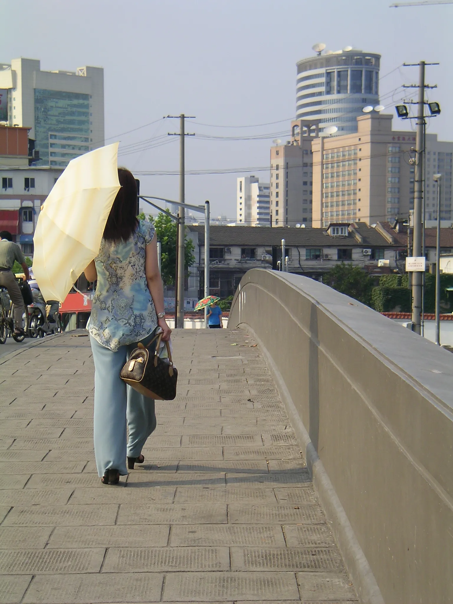 この外白渡橋は上海の疎開を分けていた橋