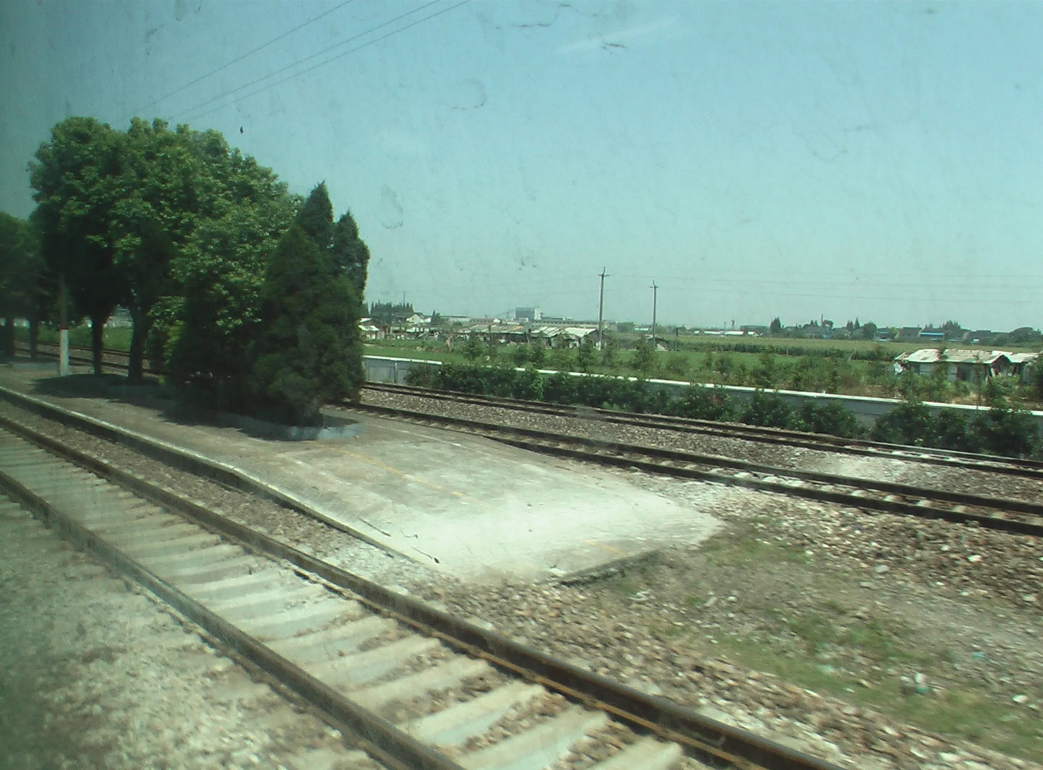 慢車（普通列車）で上海から蘇州へ！2時間くらいでした。