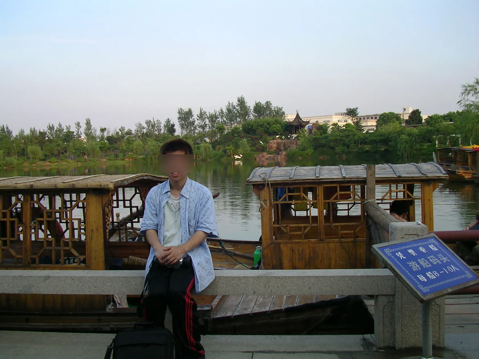 水辺での一枚。蘇州はこの時はまだのんびりしてた。今は都市化が著しい