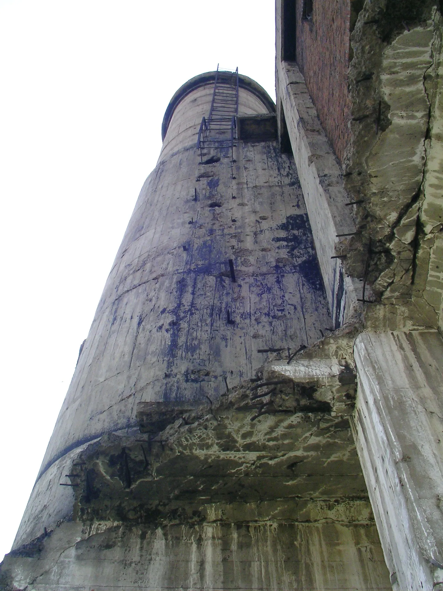 すすけた感じがリアル