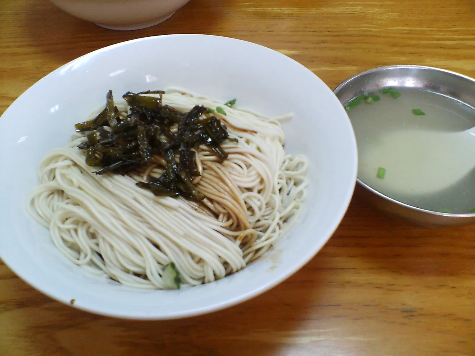 とまとじゅーす的中国旅行記 昼食に葱油拌麺を食す。葱油の香りが大好き