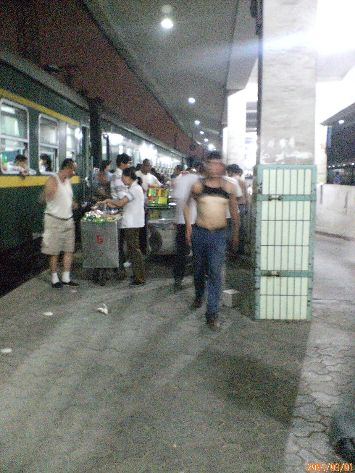 列車の補給停車