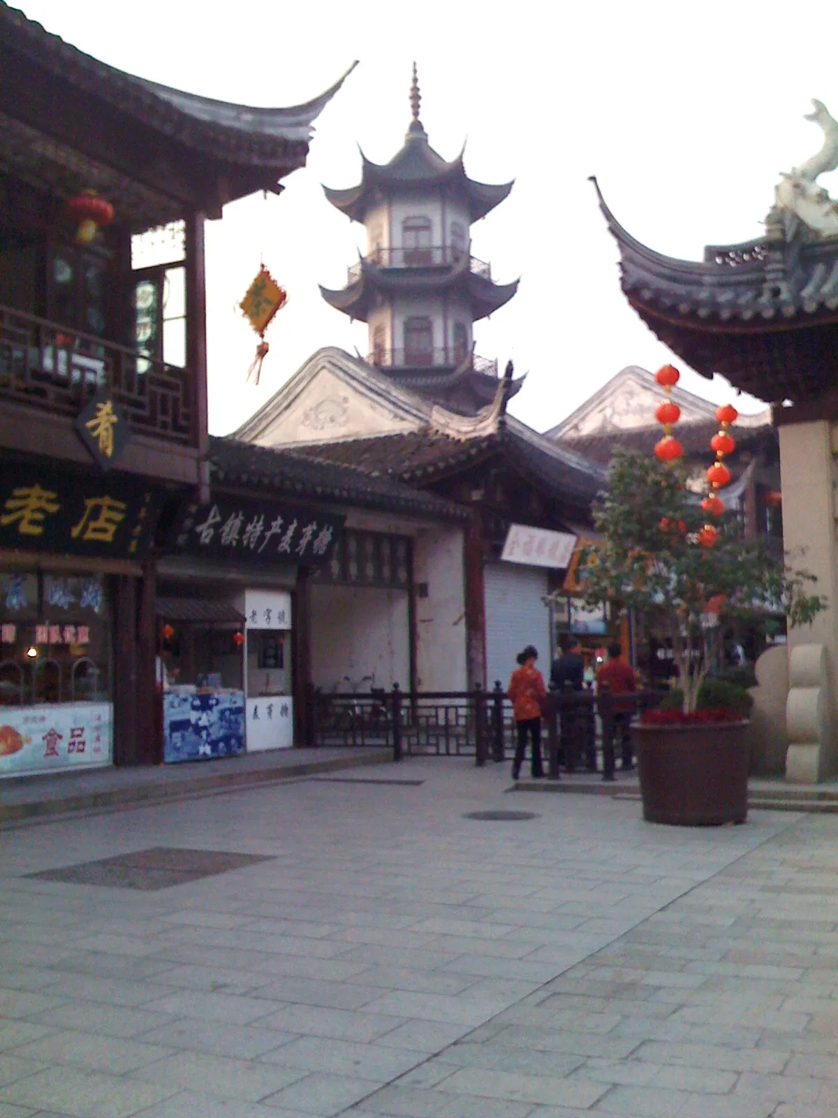 古牌楼から見た全福寺