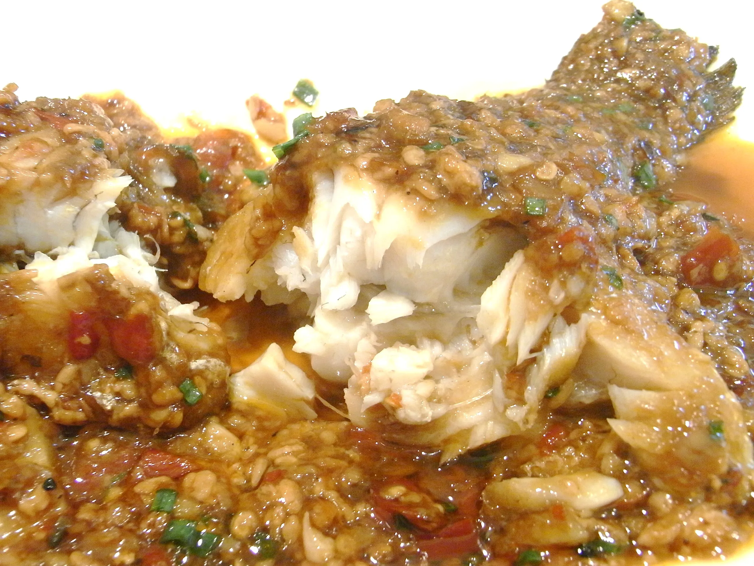 ブラックバスの紅焼料理