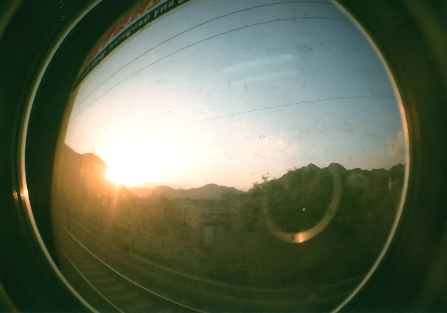 T52次に差し込む夕日