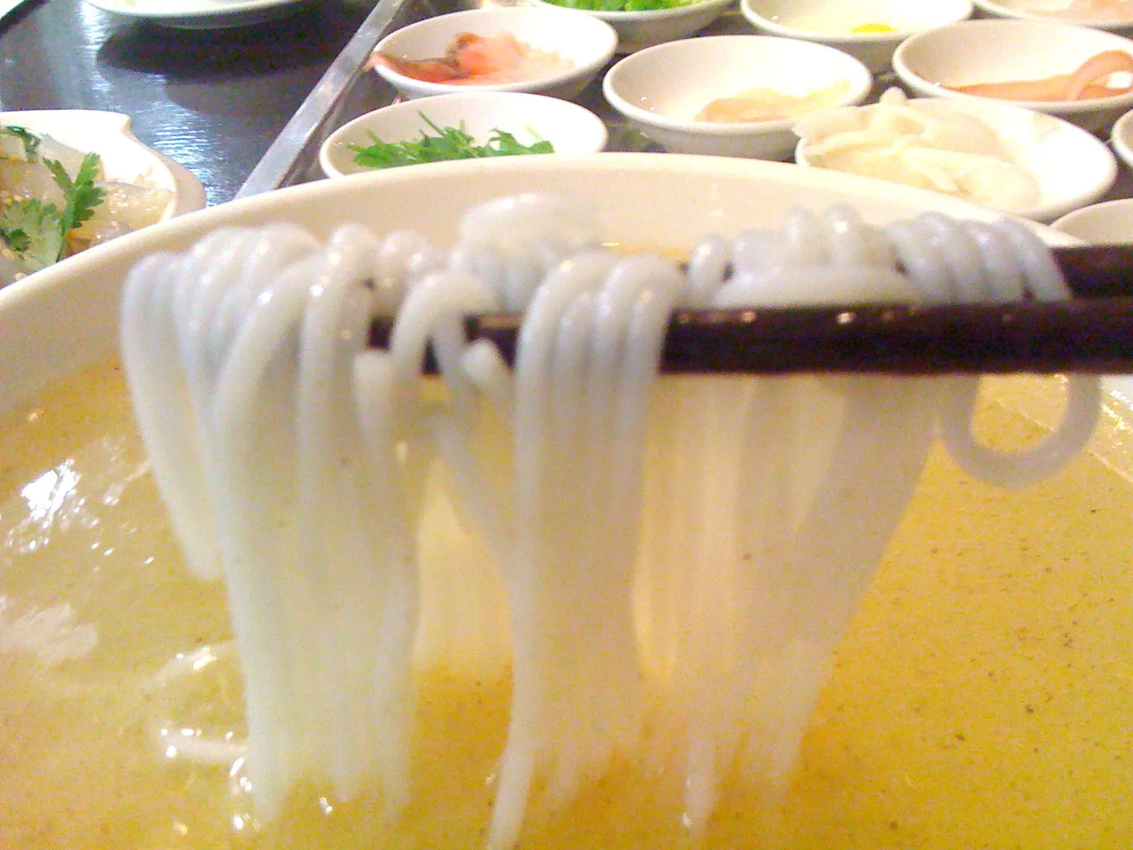 つるつるした細い米麺