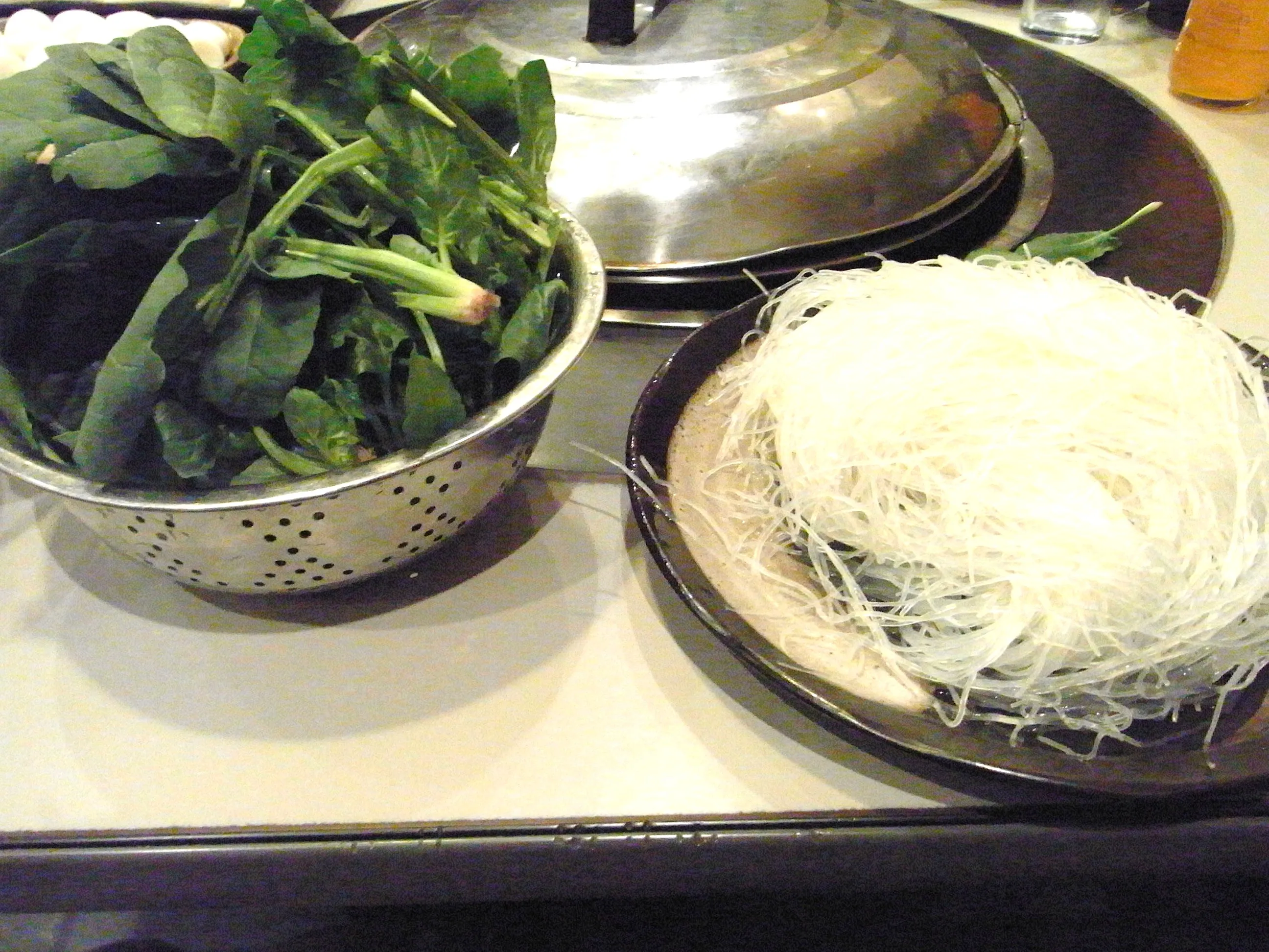 火鍋の春雨とほうれん草