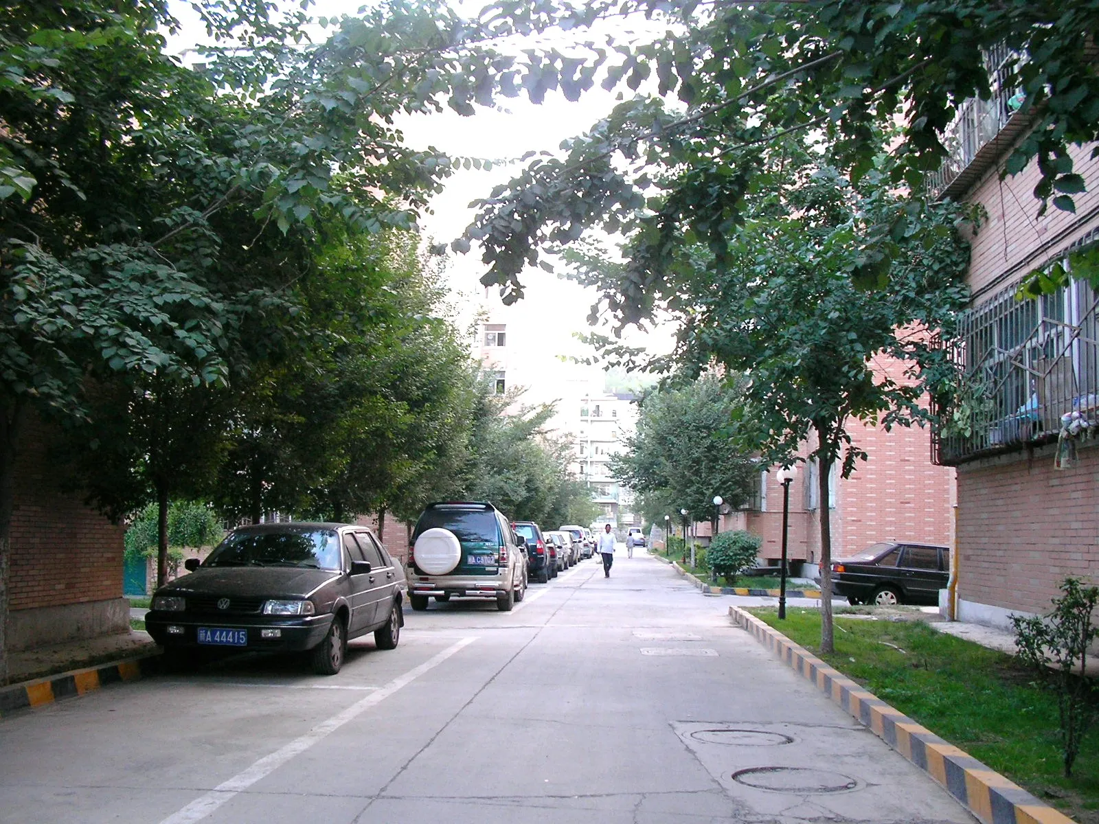 阿勒泰(アルタイ)路のマンション群