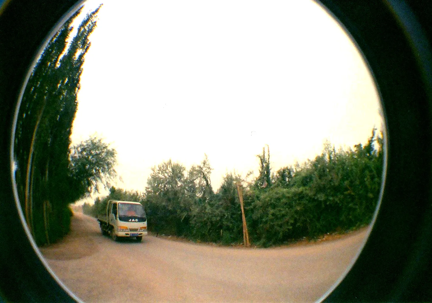 LOMO Fisheye2で撮影したアクスのトラック