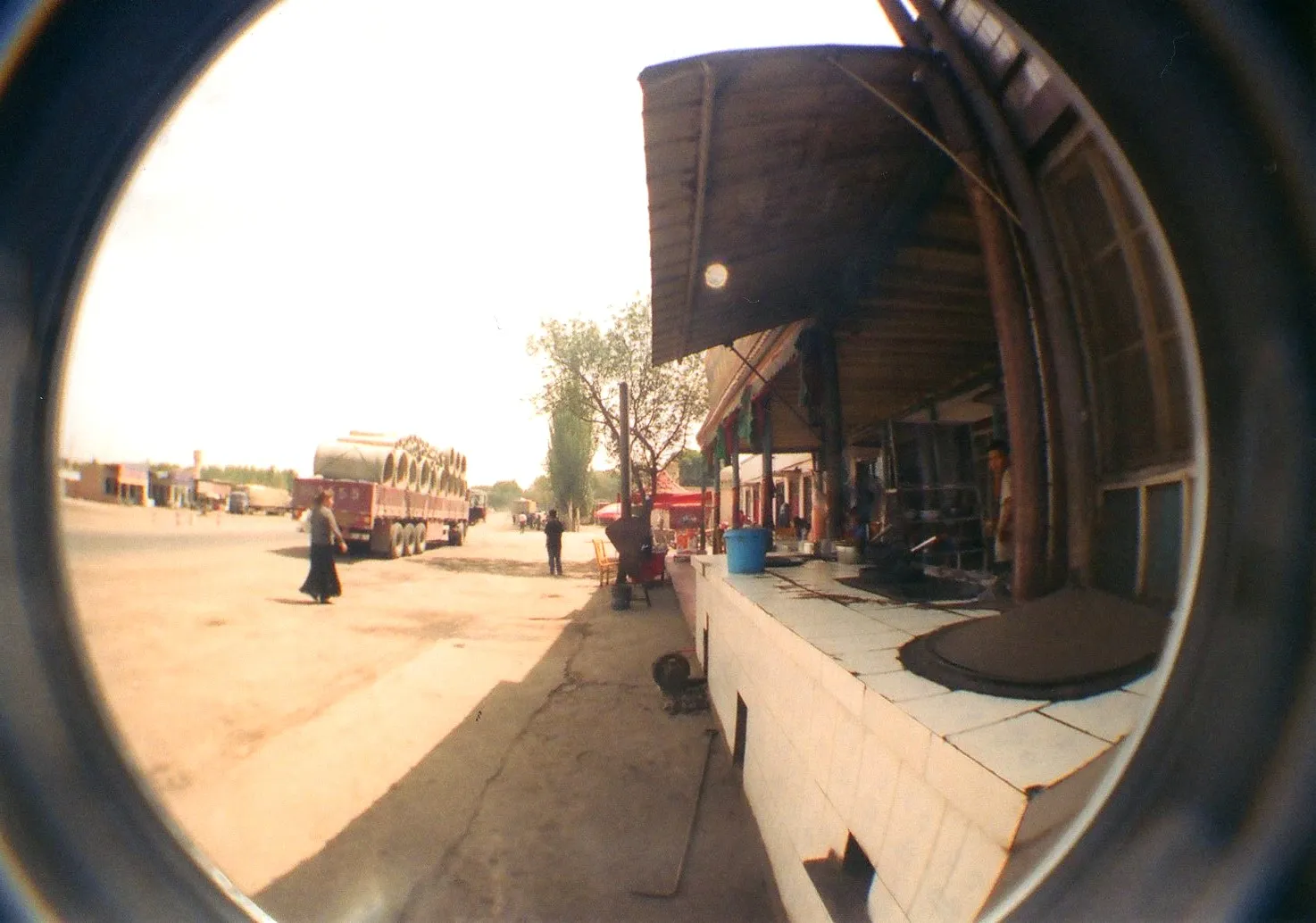 LOMO Fisheye2で撮影した休憩所