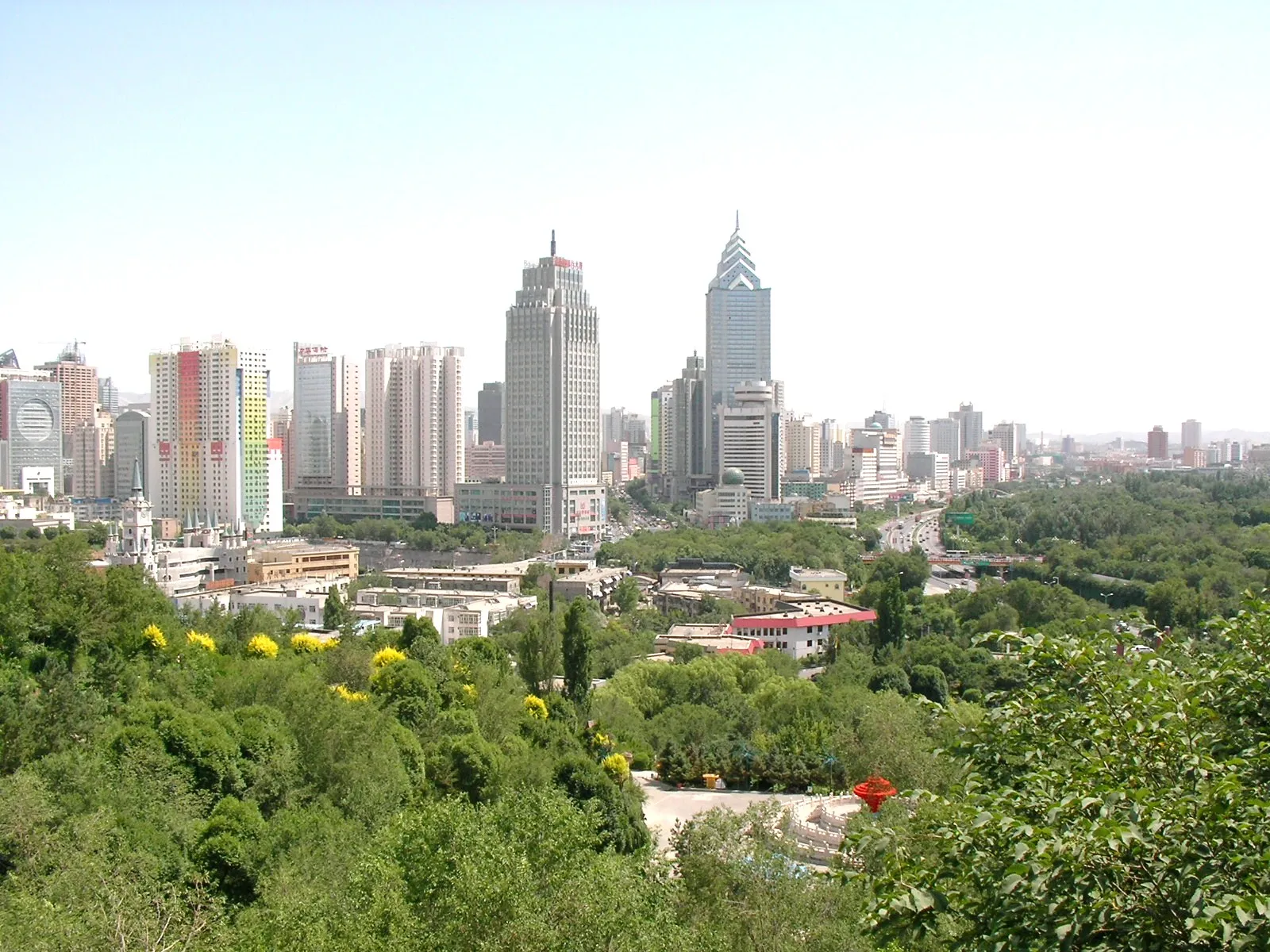 紅山公園から一望するウルムチ市内