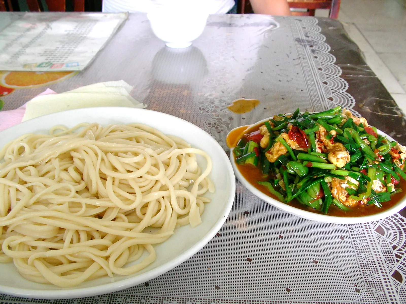 ウイグル族の食堂のラグ麺