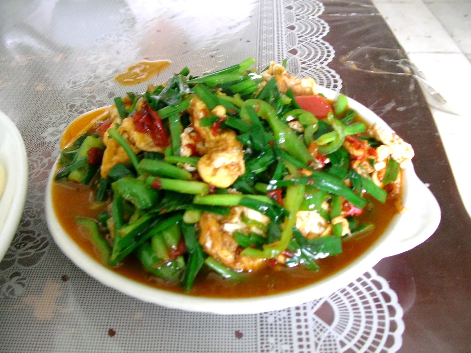 ラグ麺に炒め物を乗せる