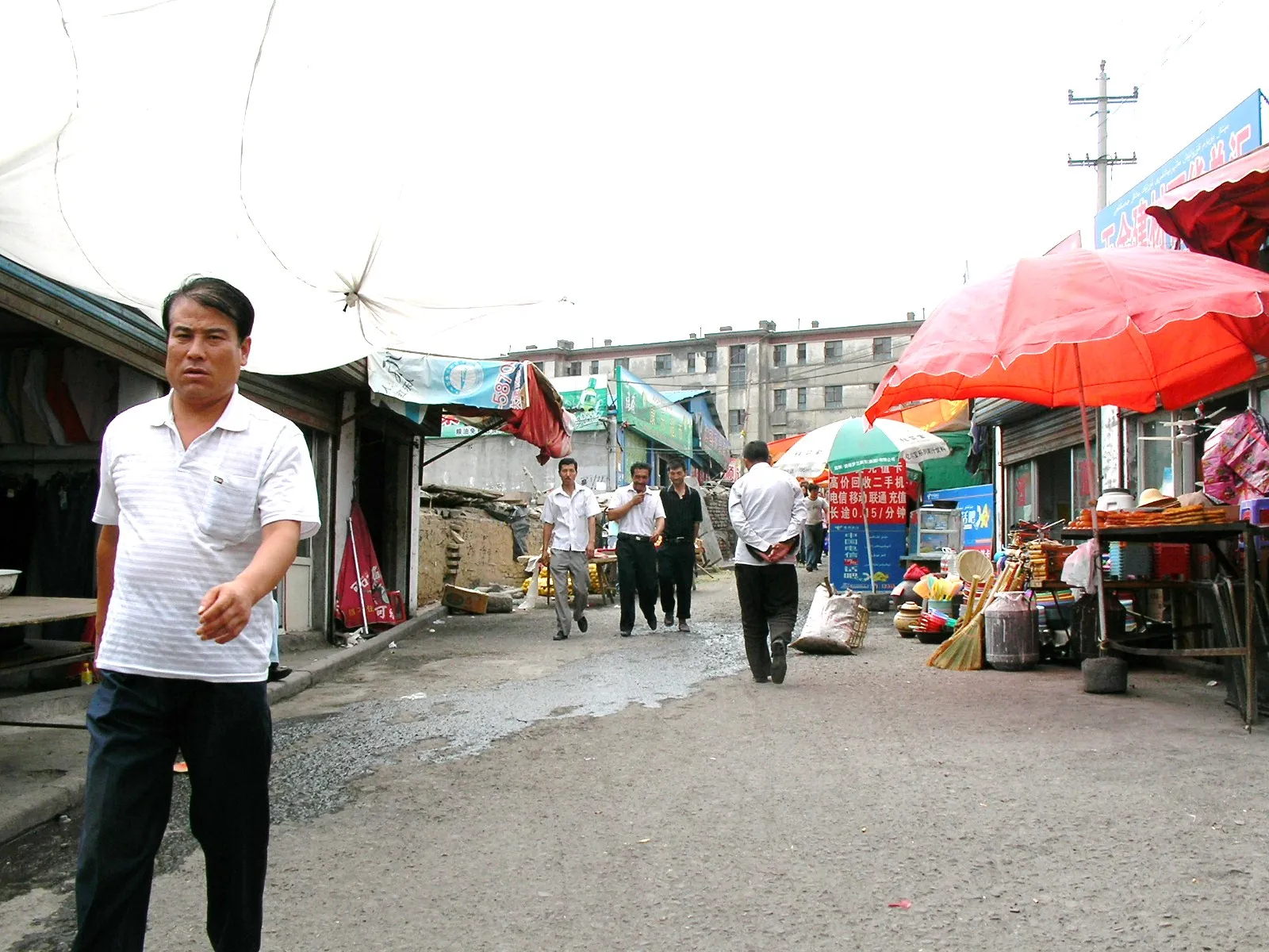 ウルムチ駅反対側の古いマンション