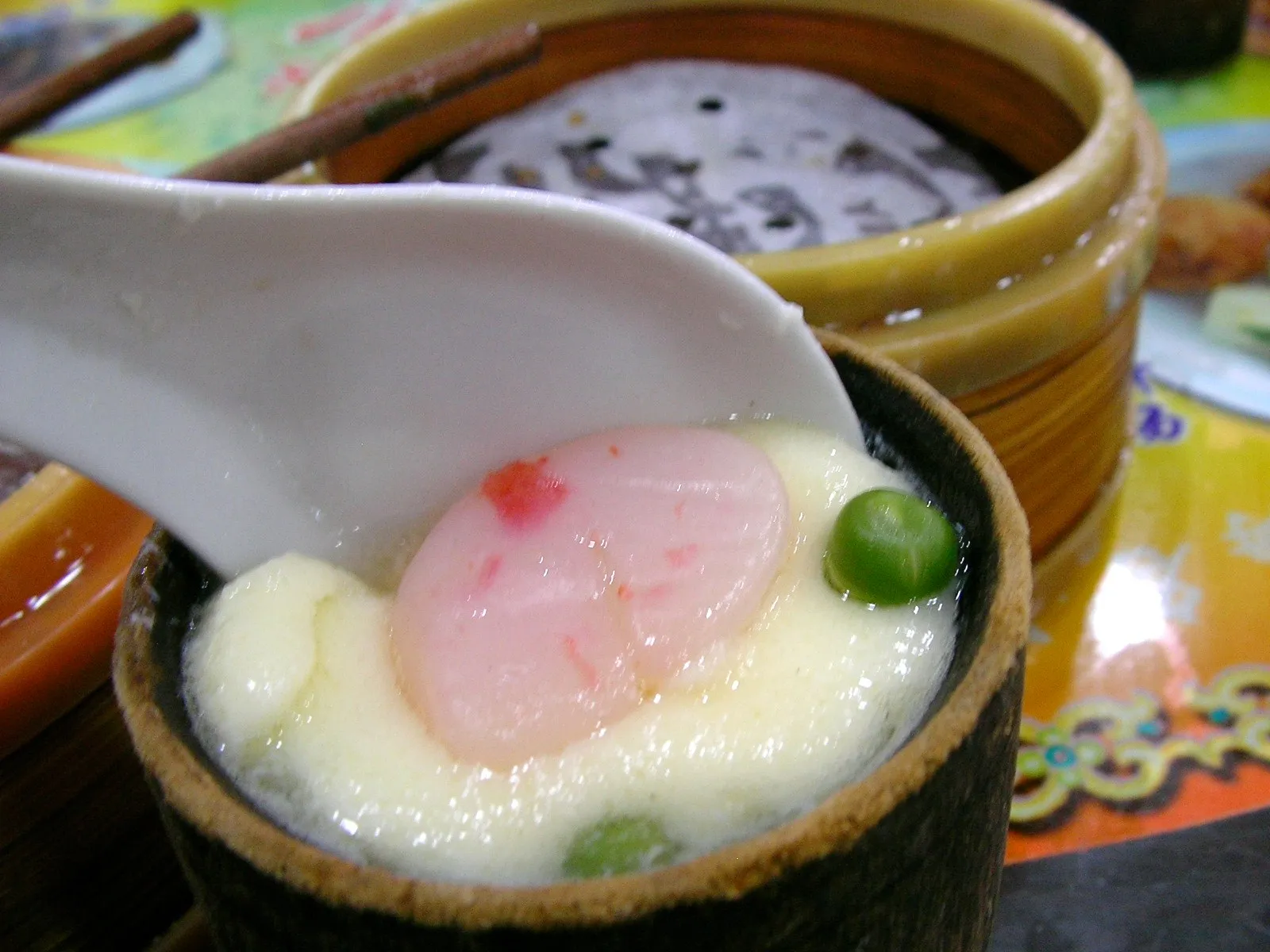 海老のすり身を載せた茶碗蒸し