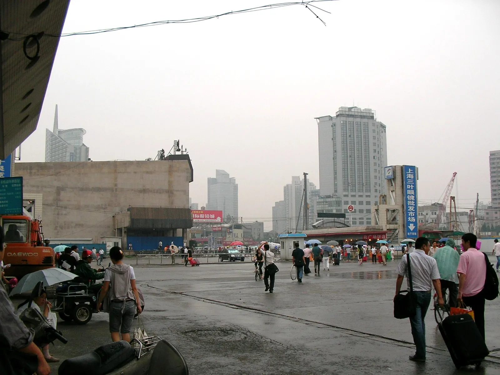 復旦大学付近の安い宿舎や商店