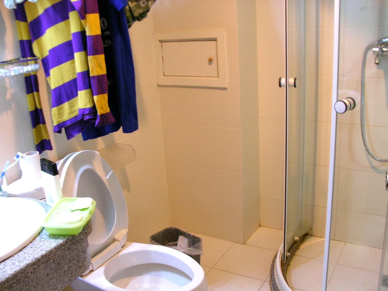 福建中路近くの100元の安ホテル