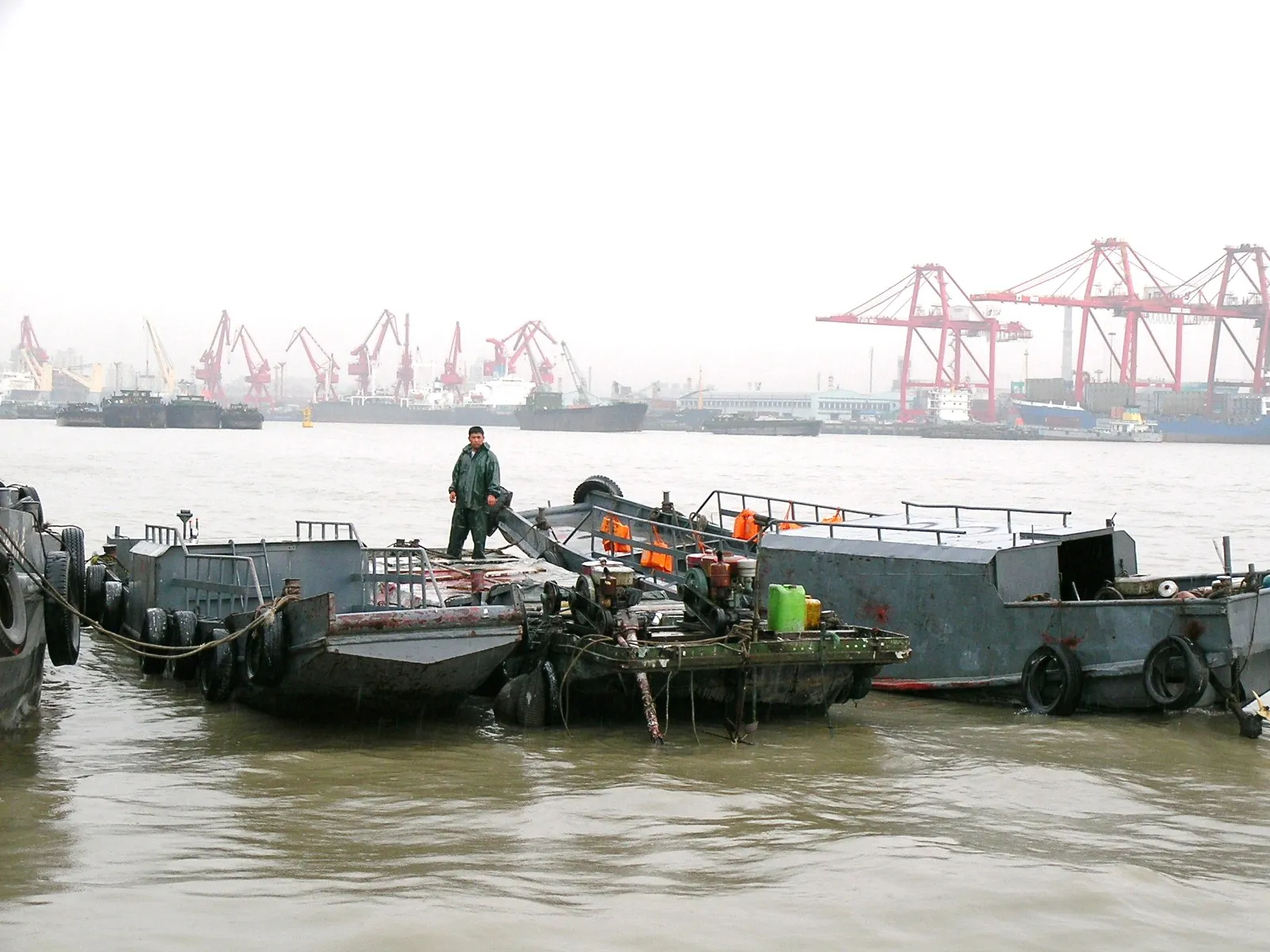 三岔港村側に到着