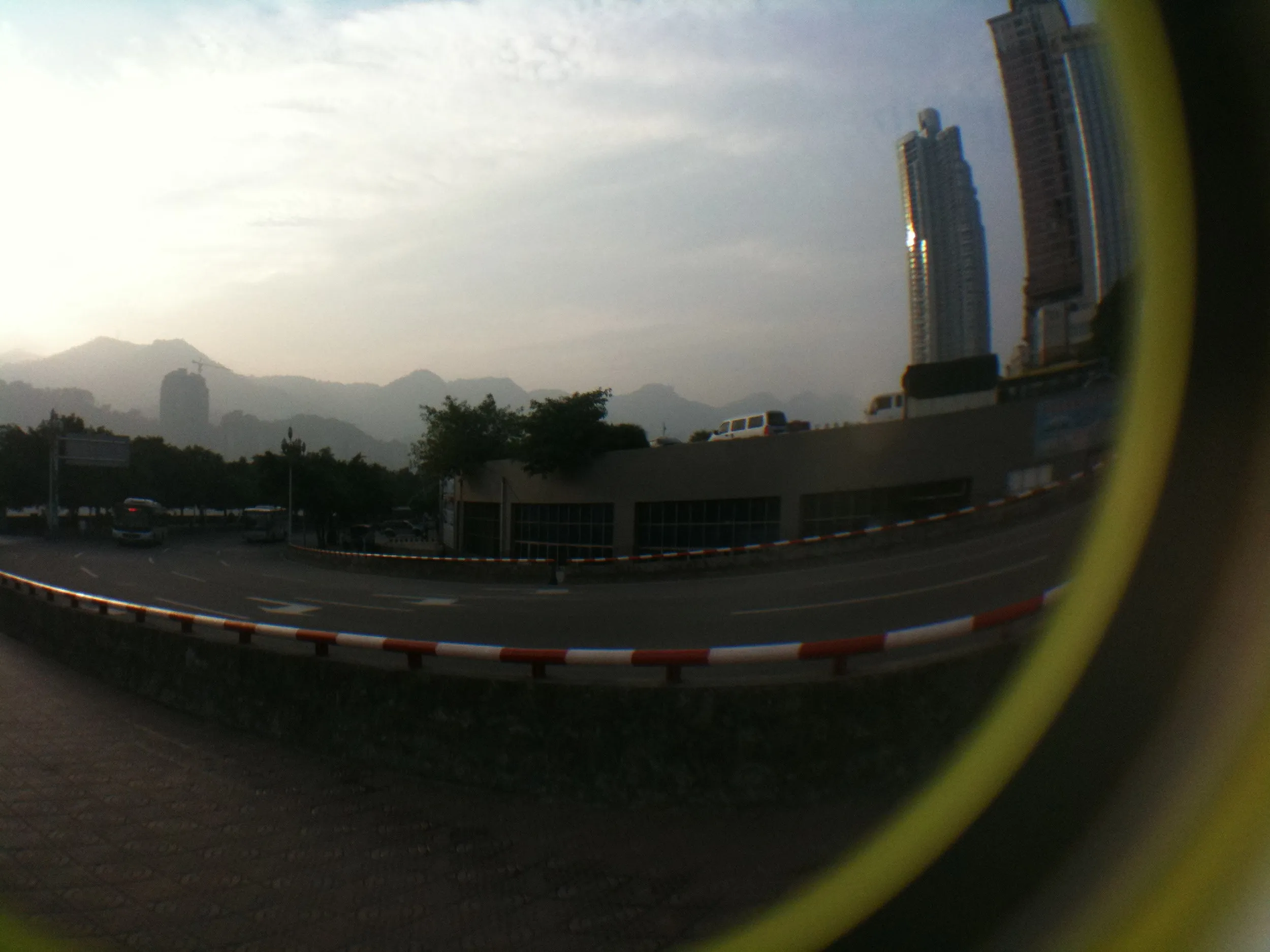 朝天門付近の街並み