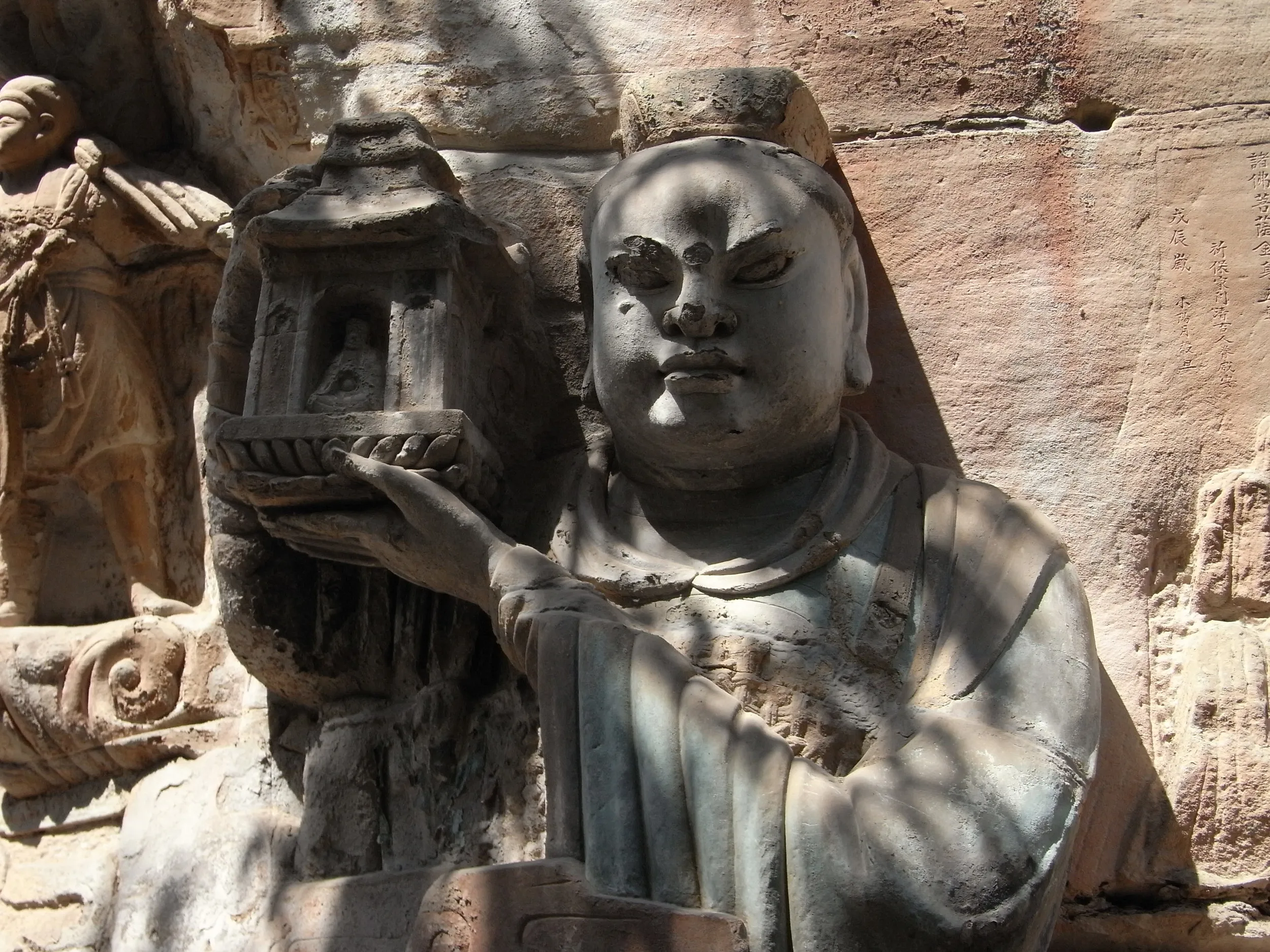 リアルな表情の仏像