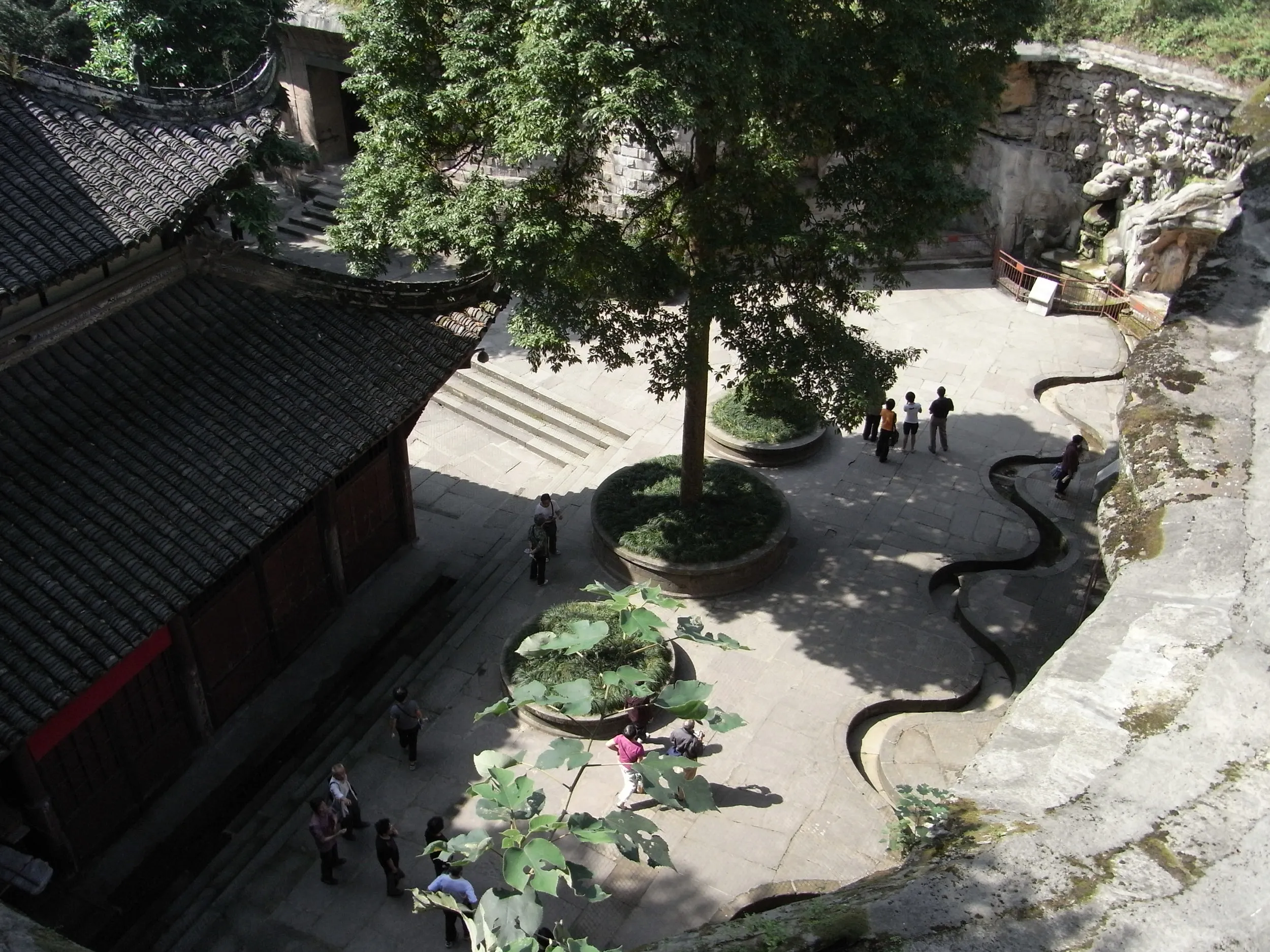 上から撮った寝大仏の大仏湾