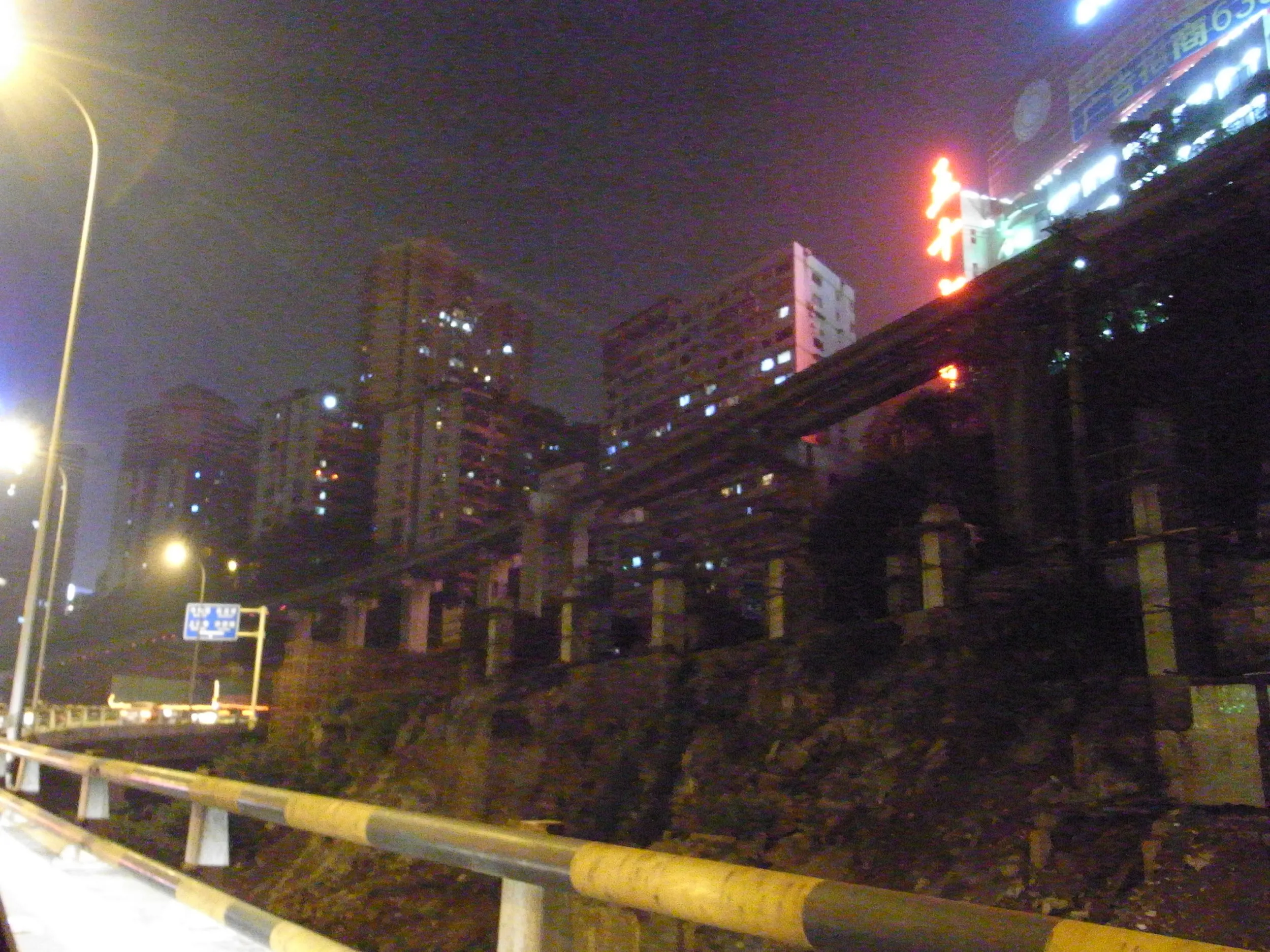 RICOH R10で撮ったモノレール