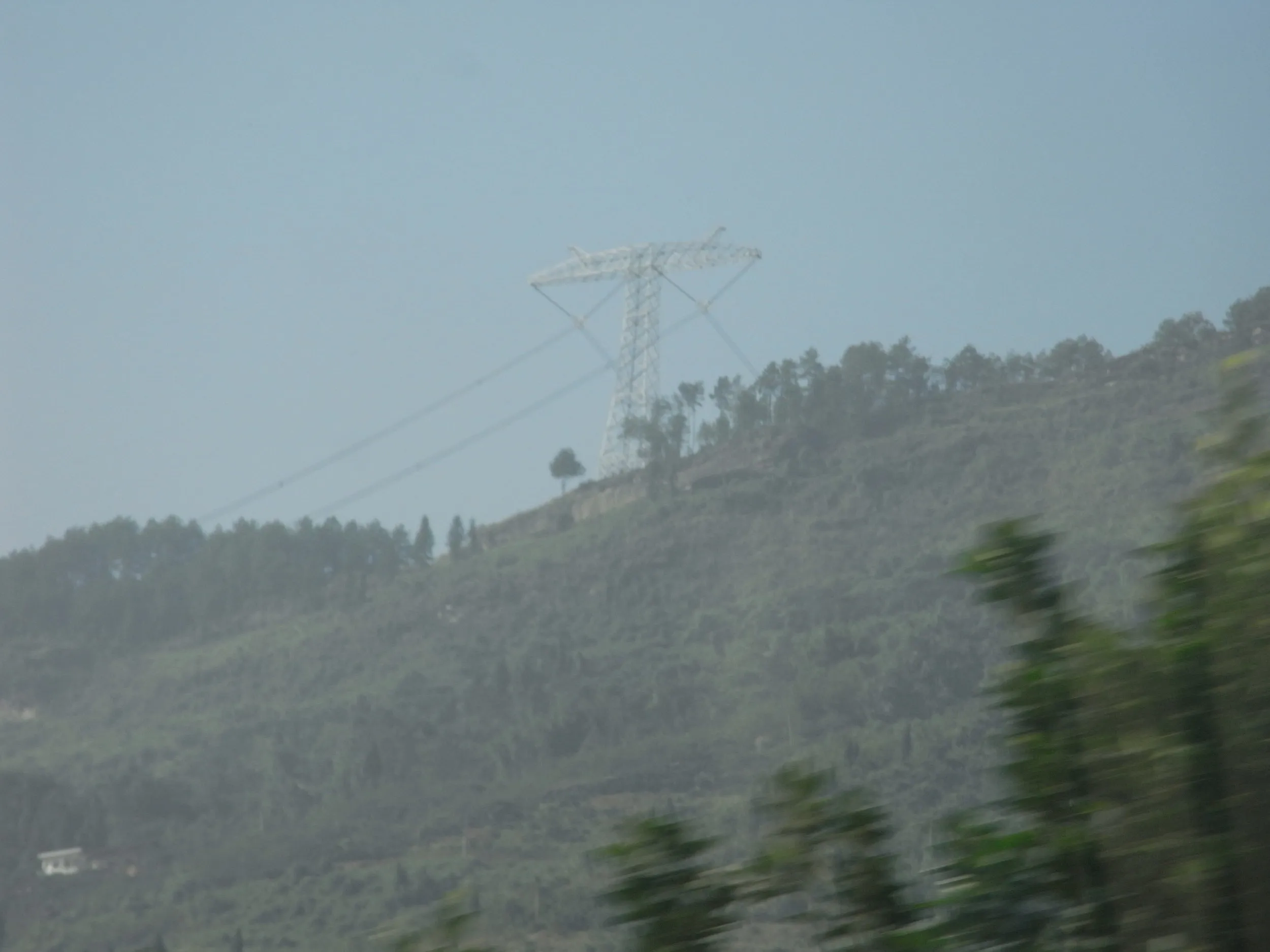 南坪汽車站を出発