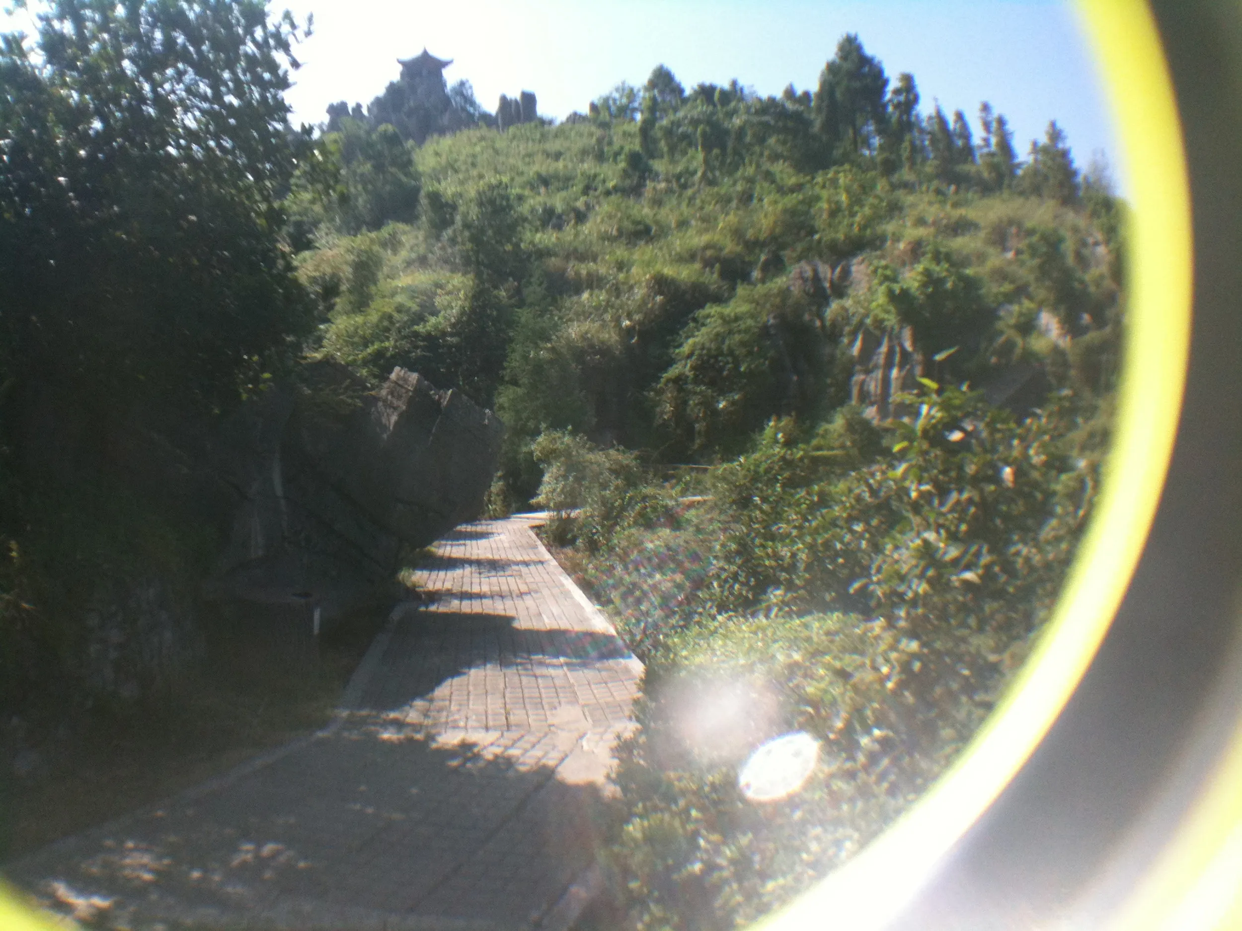 延々と続く石畳の道