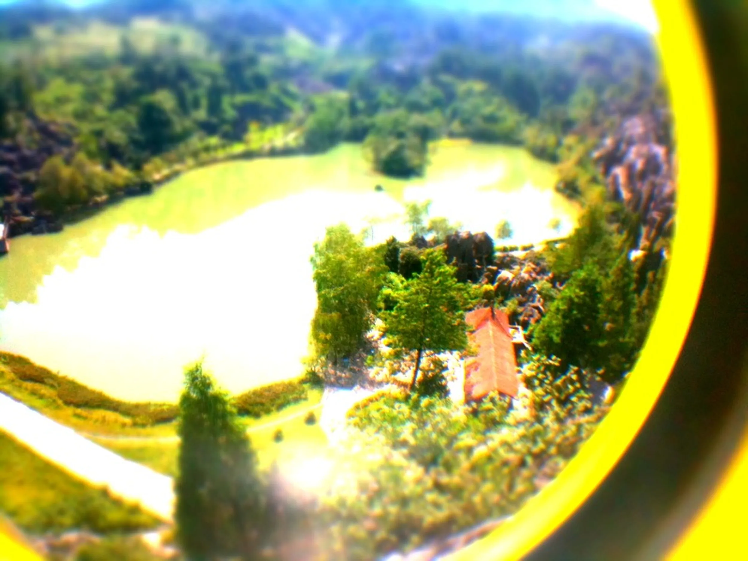 ミニチュア風にした休憩所付近