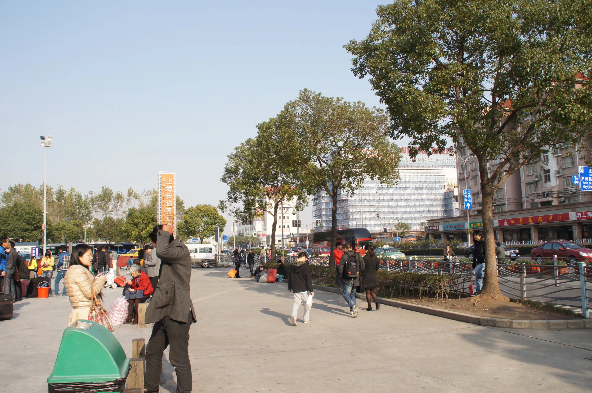 上海南駅長距離バスターミナル付近の風景