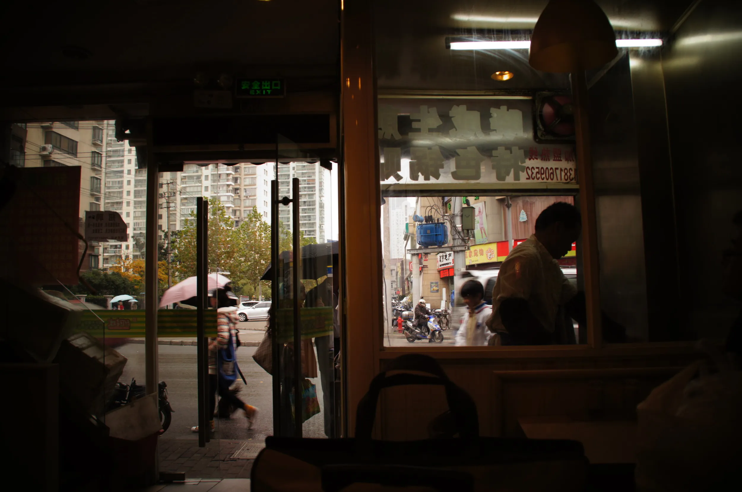 ユースホステル付近の食堂