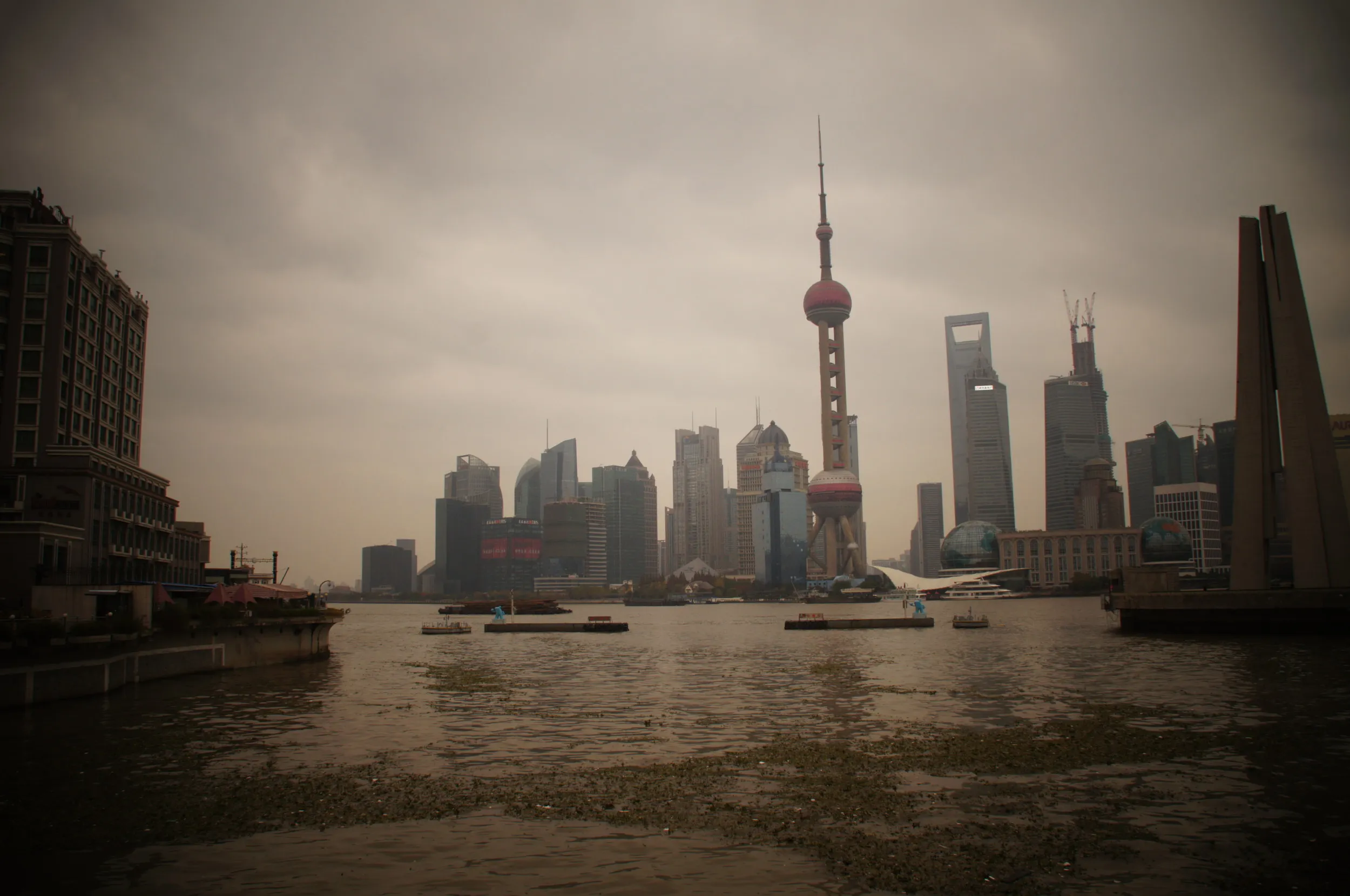 外白渡橋から見える東方明珠電視塔