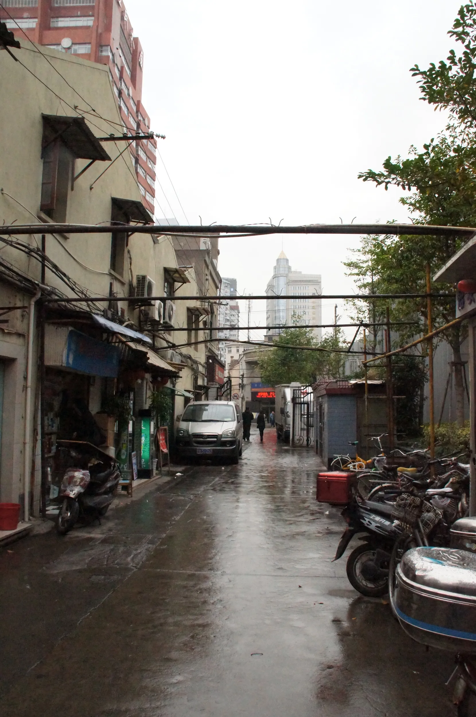 外灘と人民広場付近にある弄堂