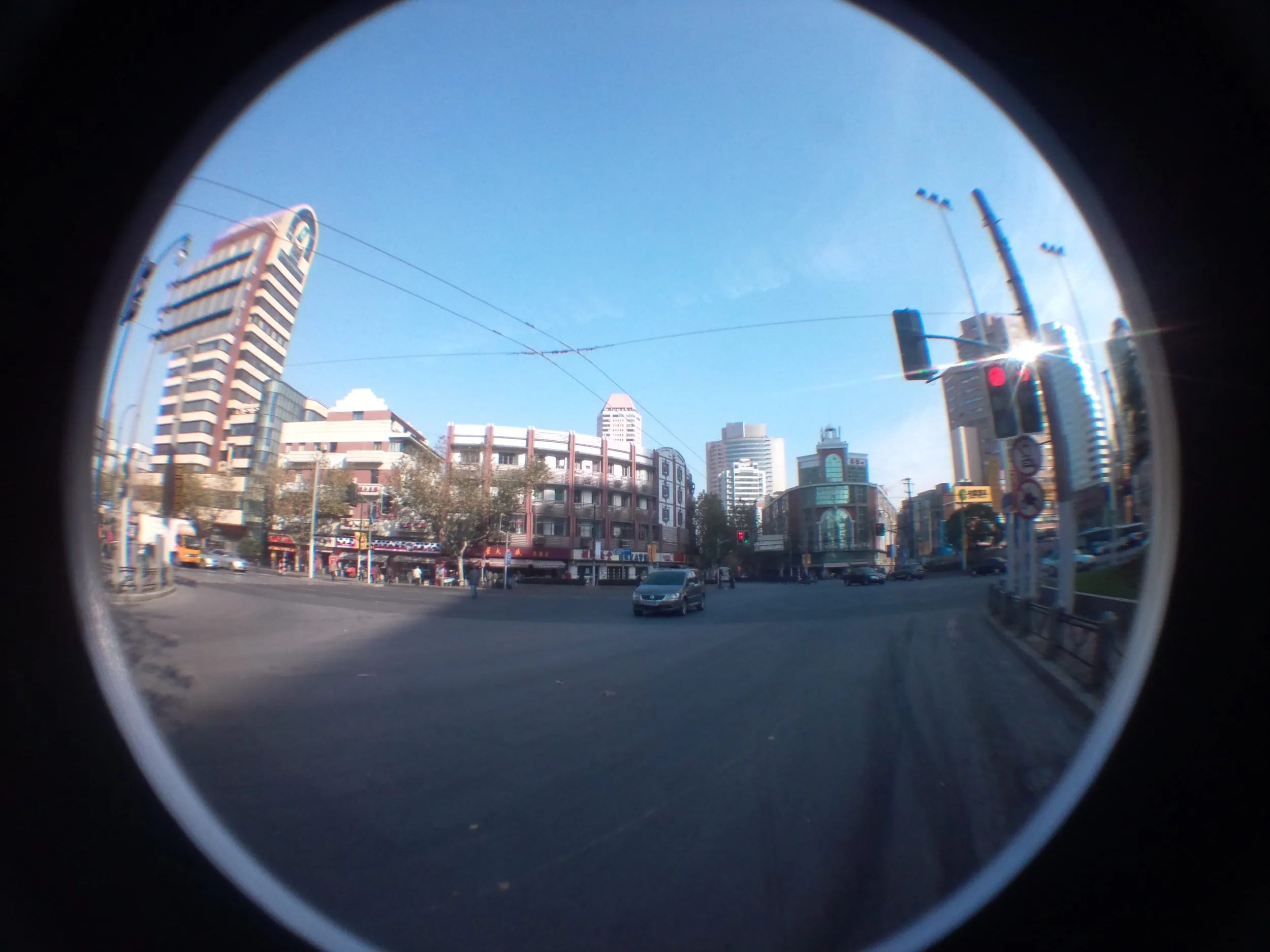 新閘路付近を魚眼レンズで撮影