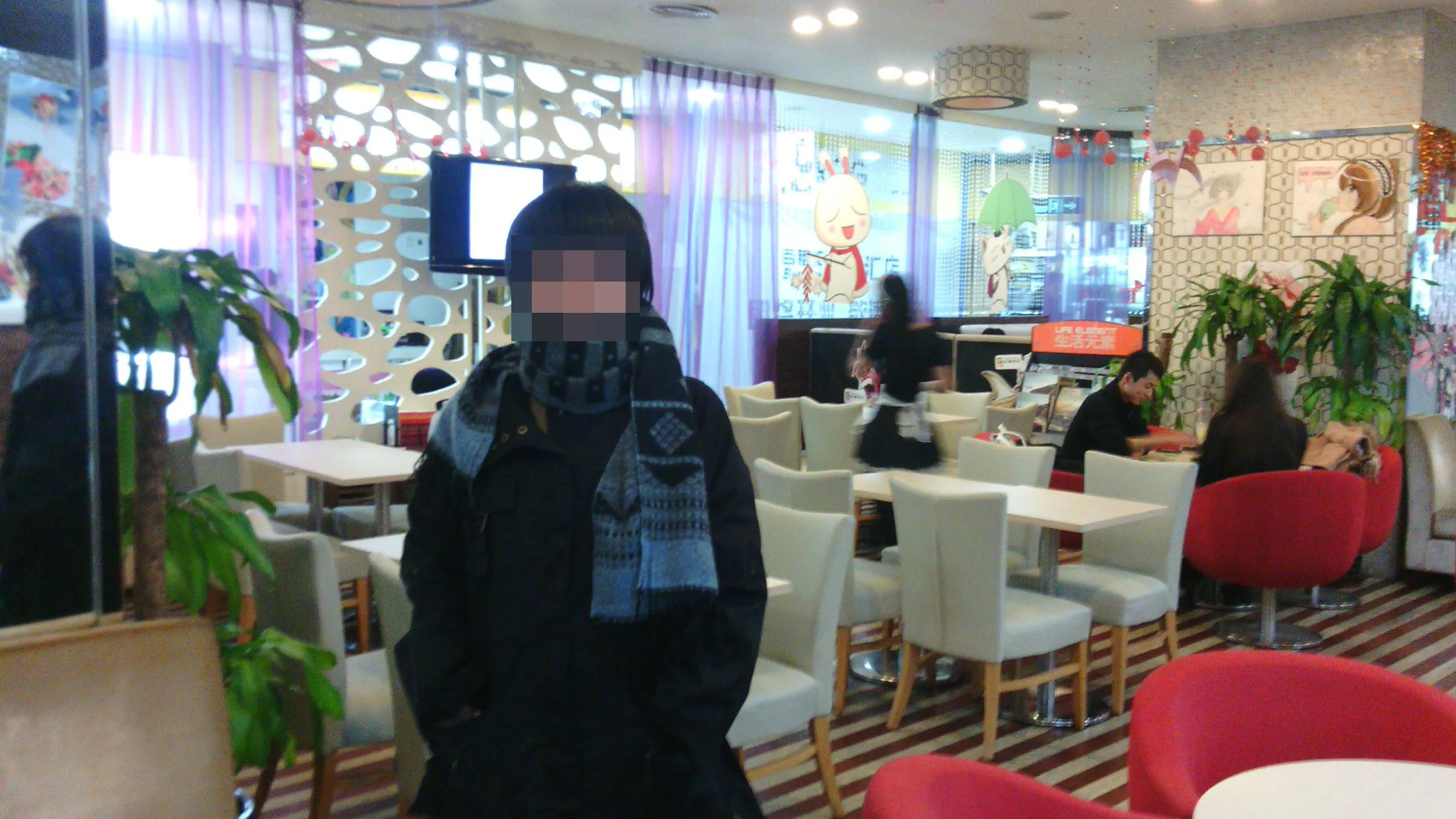 メイド喫茶で記念撮影