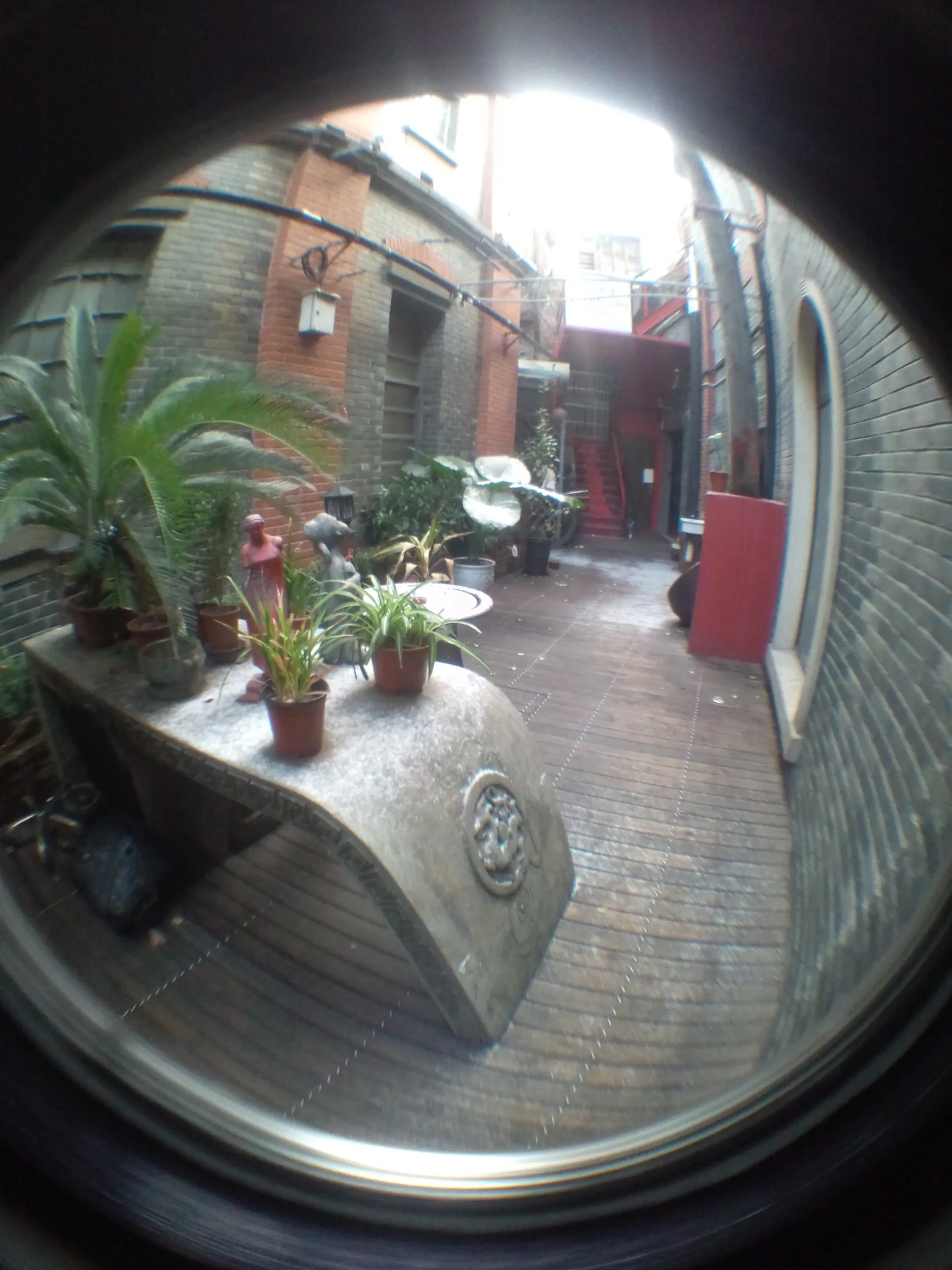 ユース前で雪が積もる