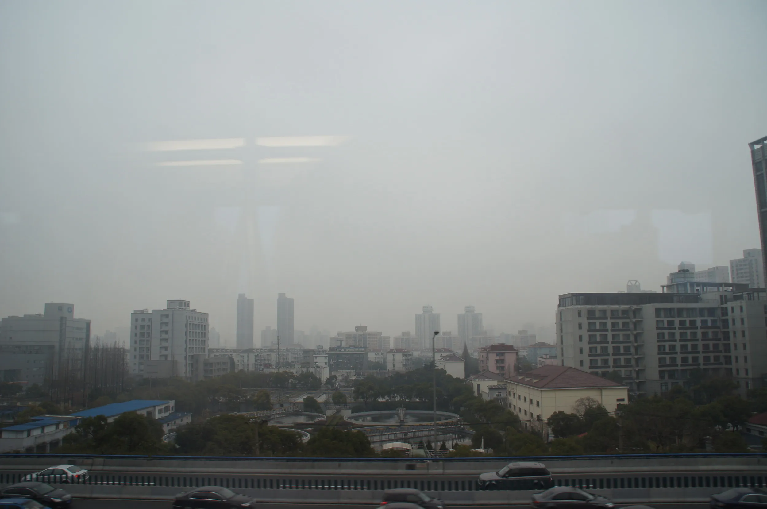 地下鉄3号線からの車窓風景