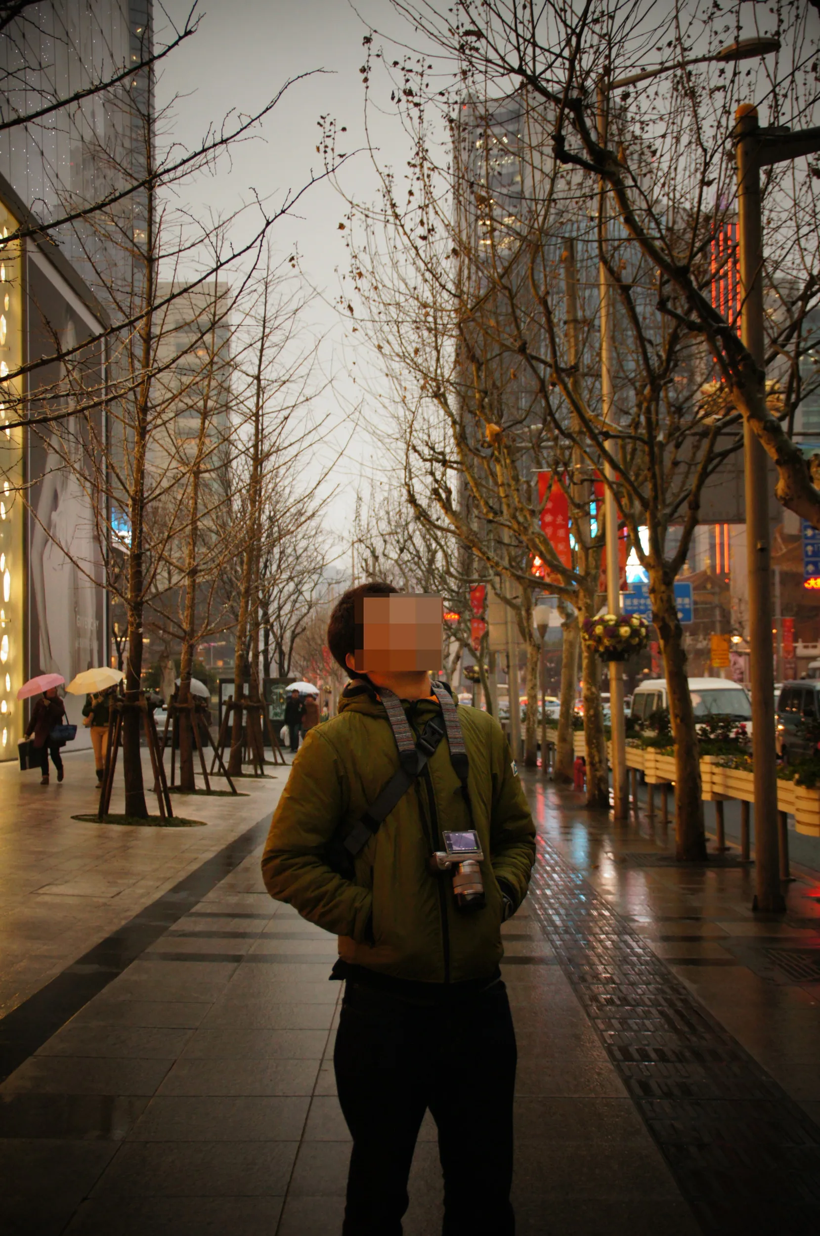 静安寺周辺の街並みとキモタクさん