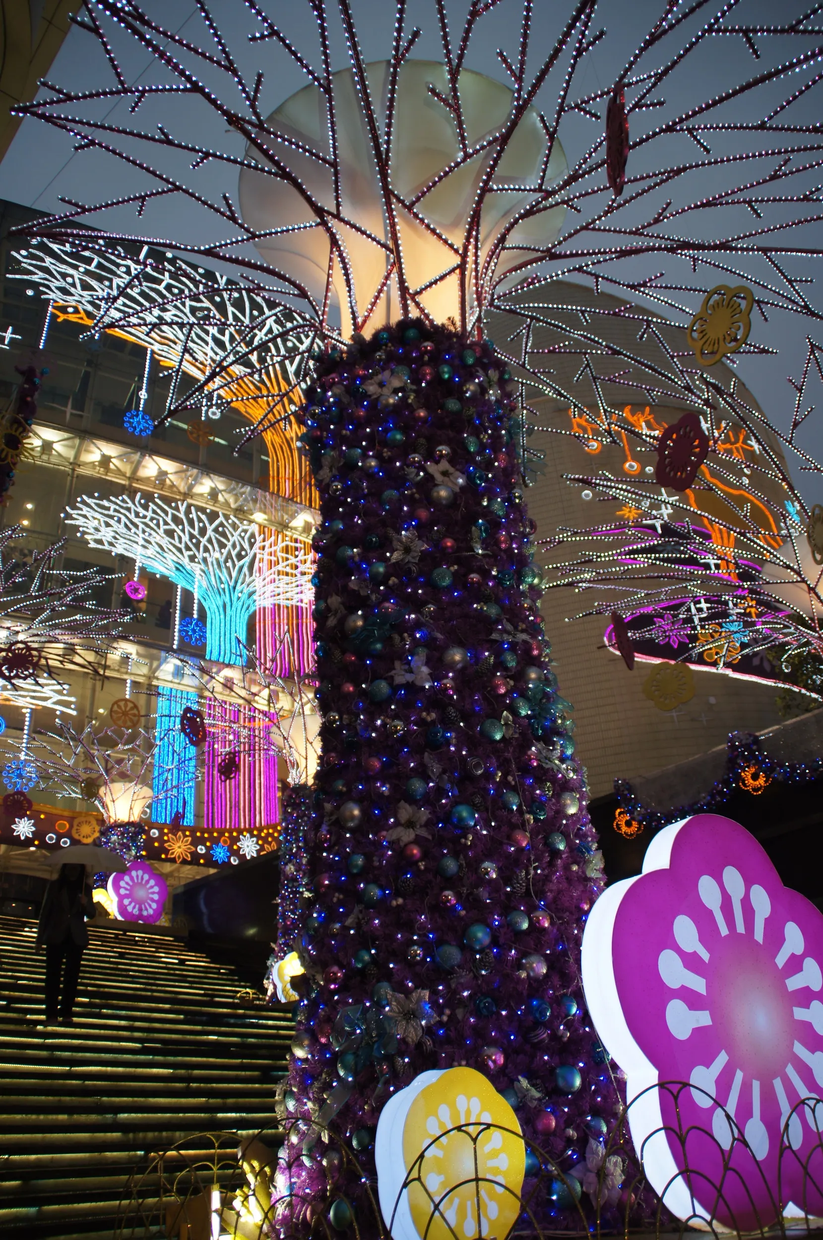 静安寺周辺の街並みを見ながら散歩