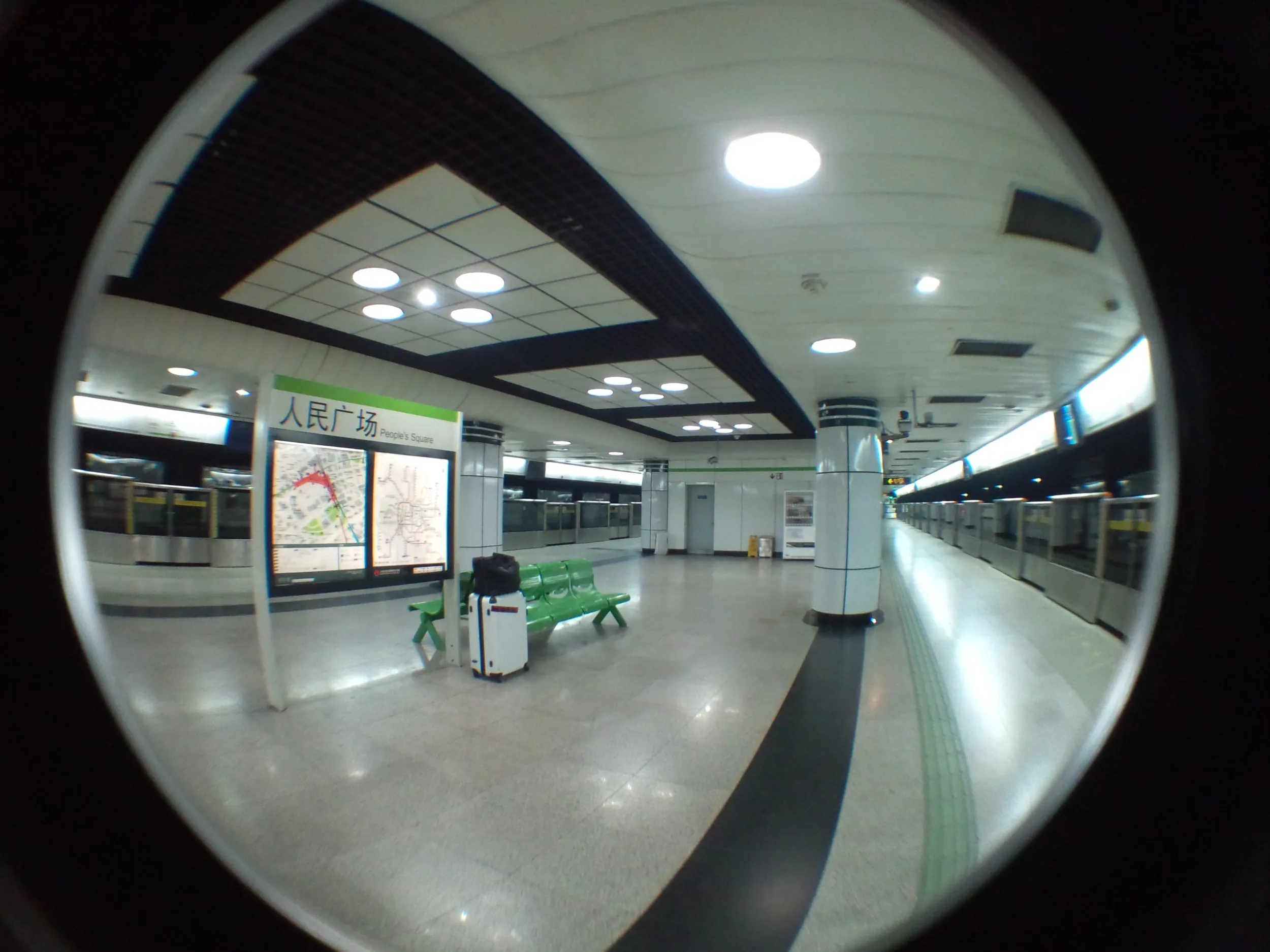 人民広場地下鉄駅