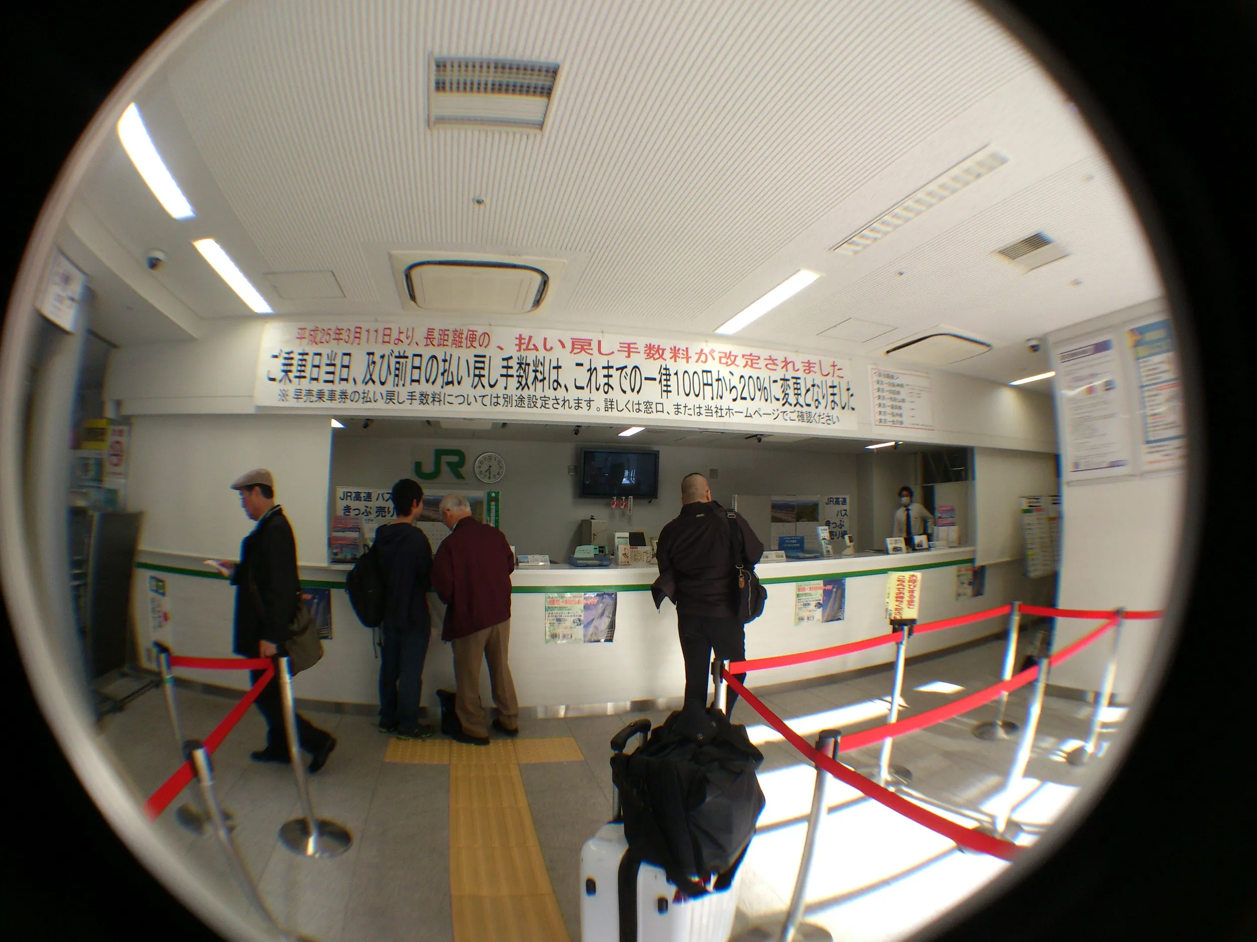 東京駅の高速バスのりば 切符売場