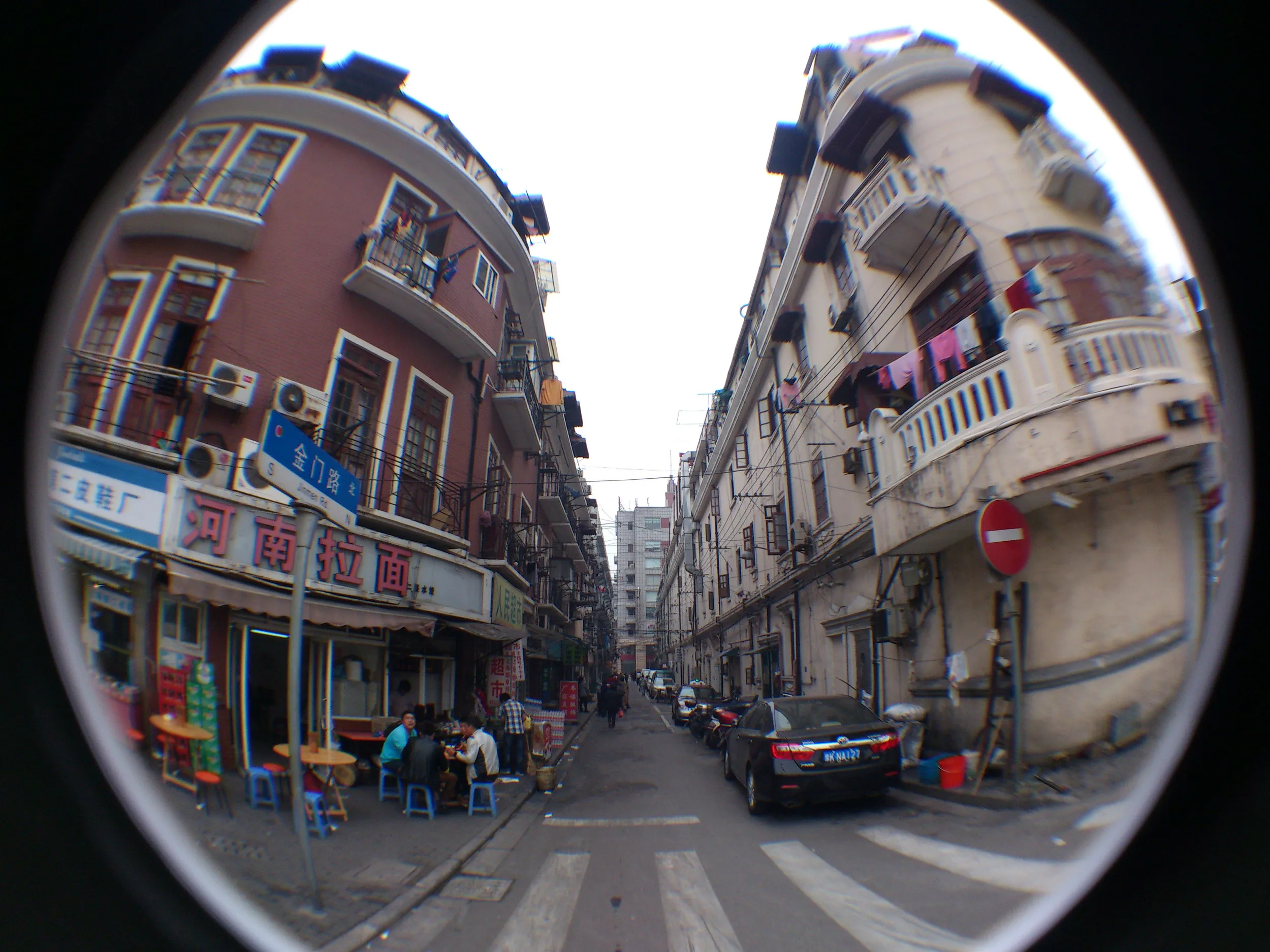 交差点付近の風情ある建物