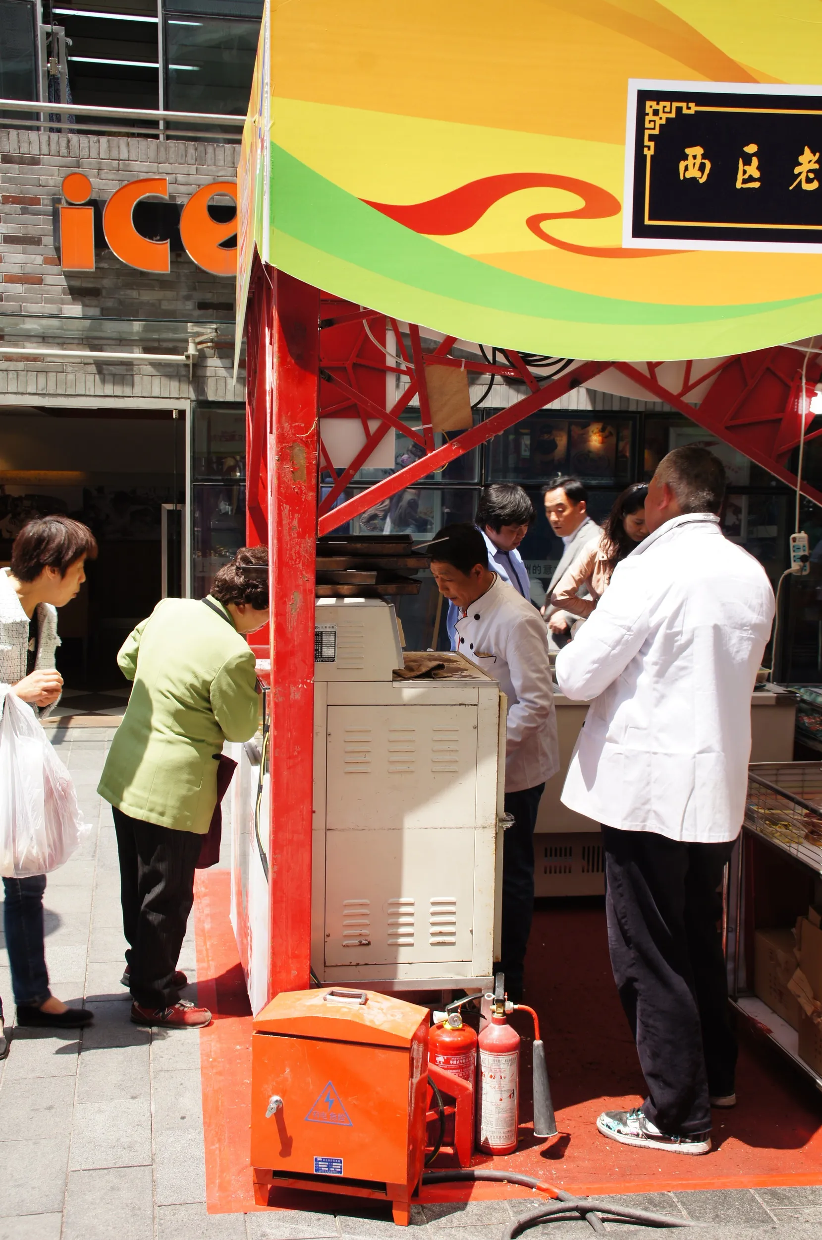 南京西路駅付近の屋台
