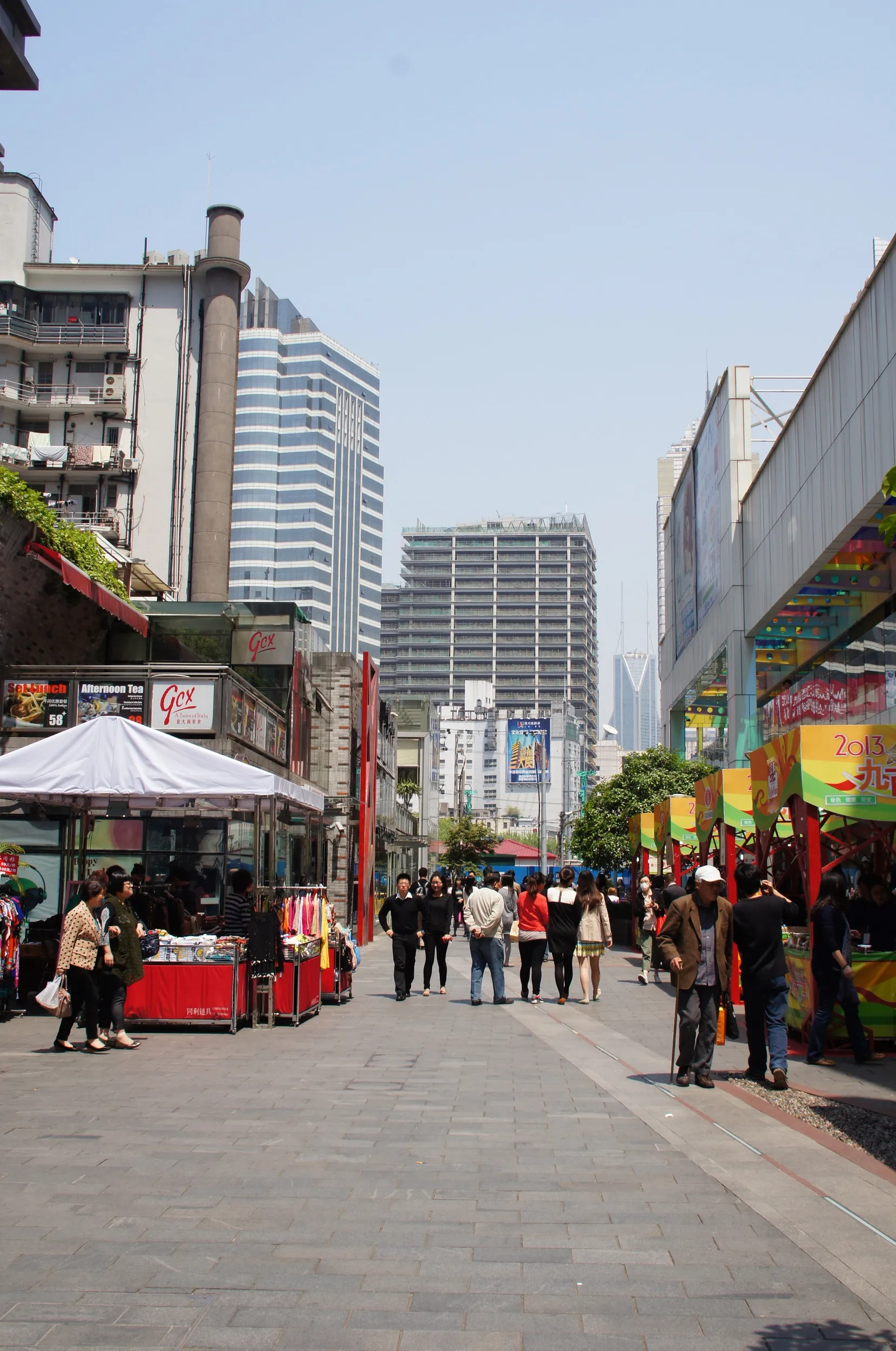 南京西路付近の街並み