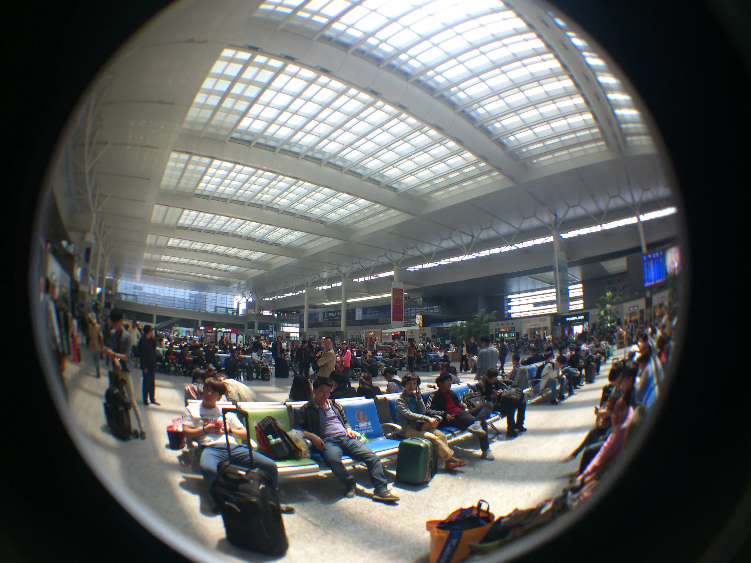 高速鉄道の待合室