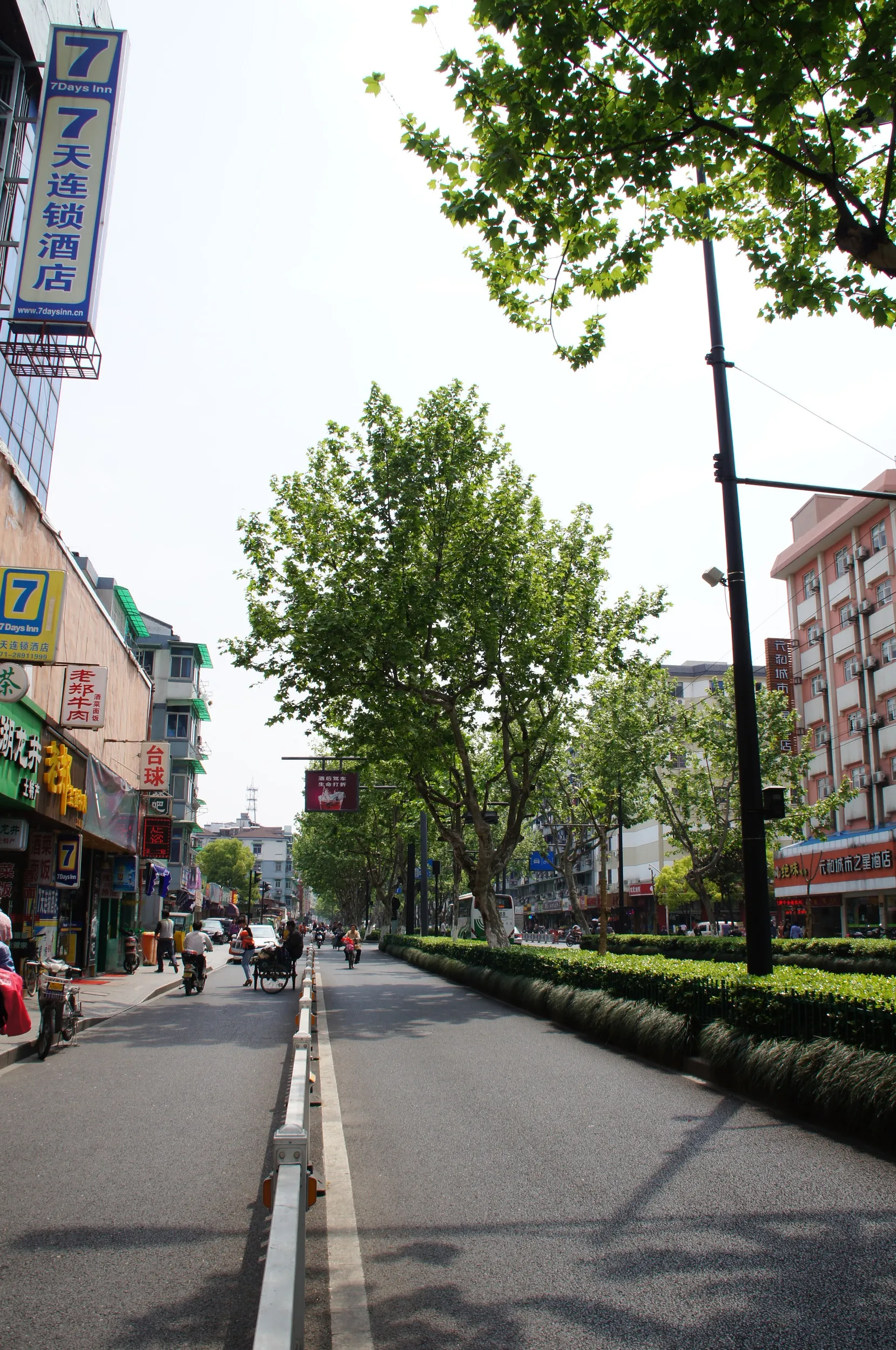 江城路沿いに南下