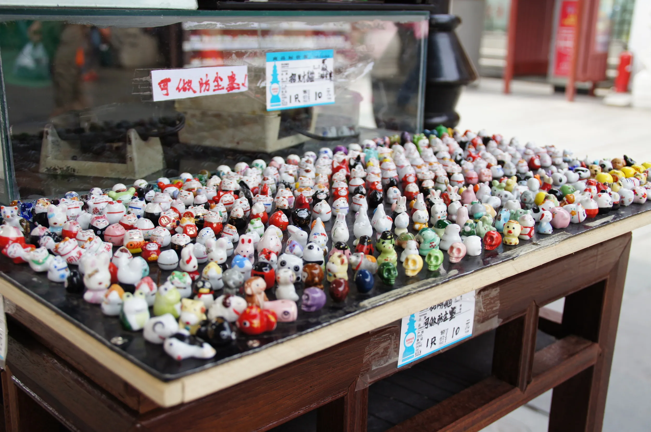 陶器製？のアクセサリー